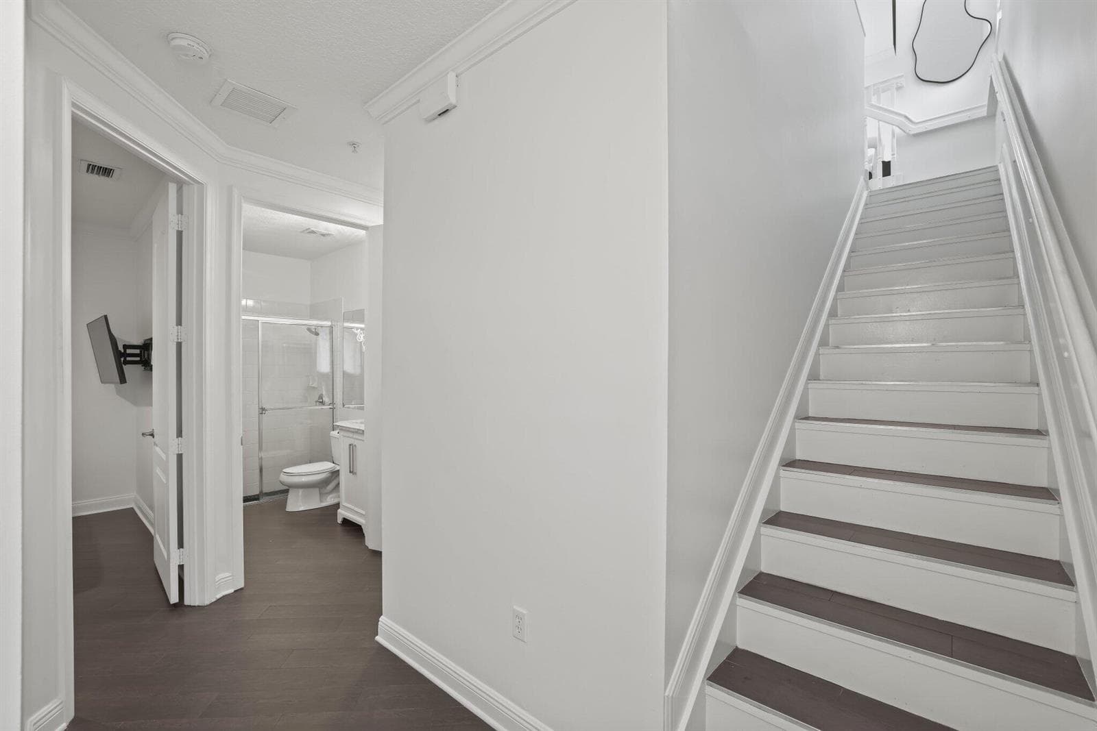 616 NW 38th Cir - 4.jpg-SMALL