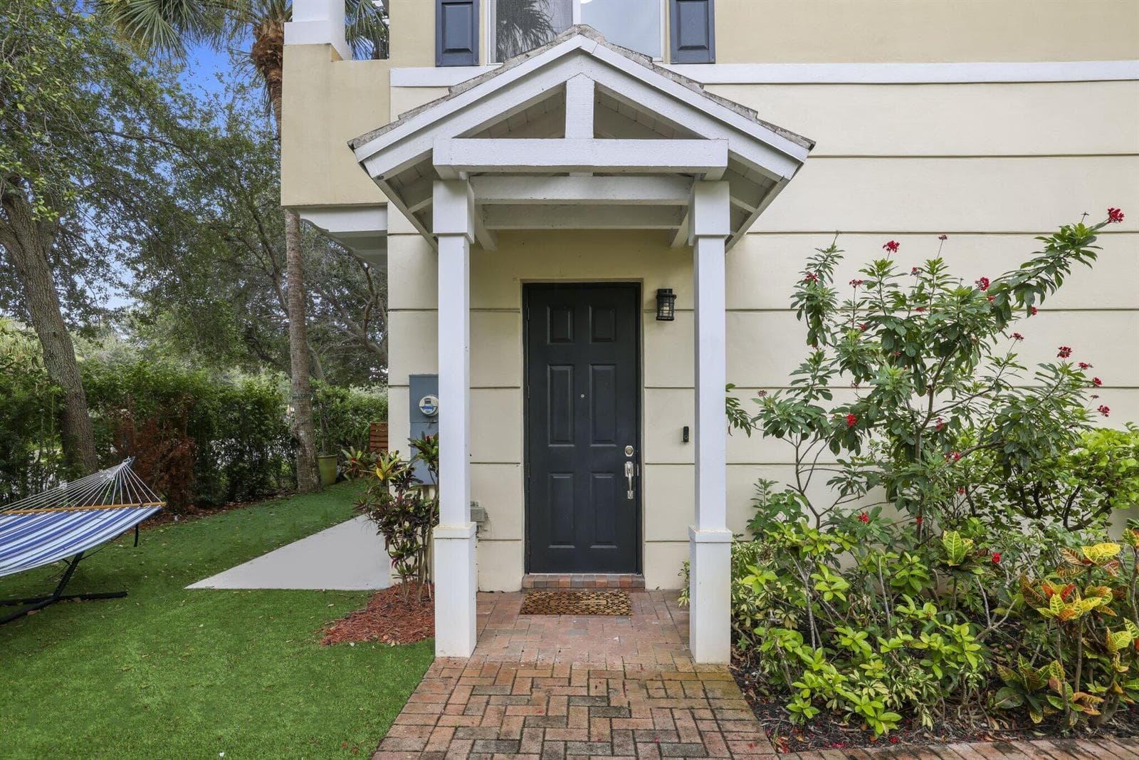 616 NW 38th Cir - 3.jpg-SMALL