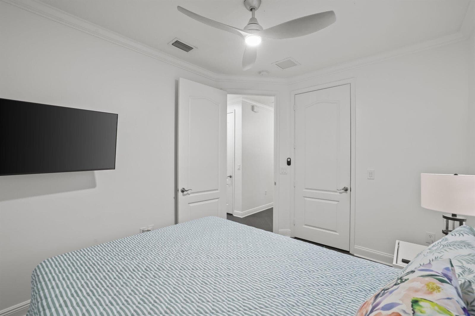616 NW 38th Cir - 11.jpg-SMALL