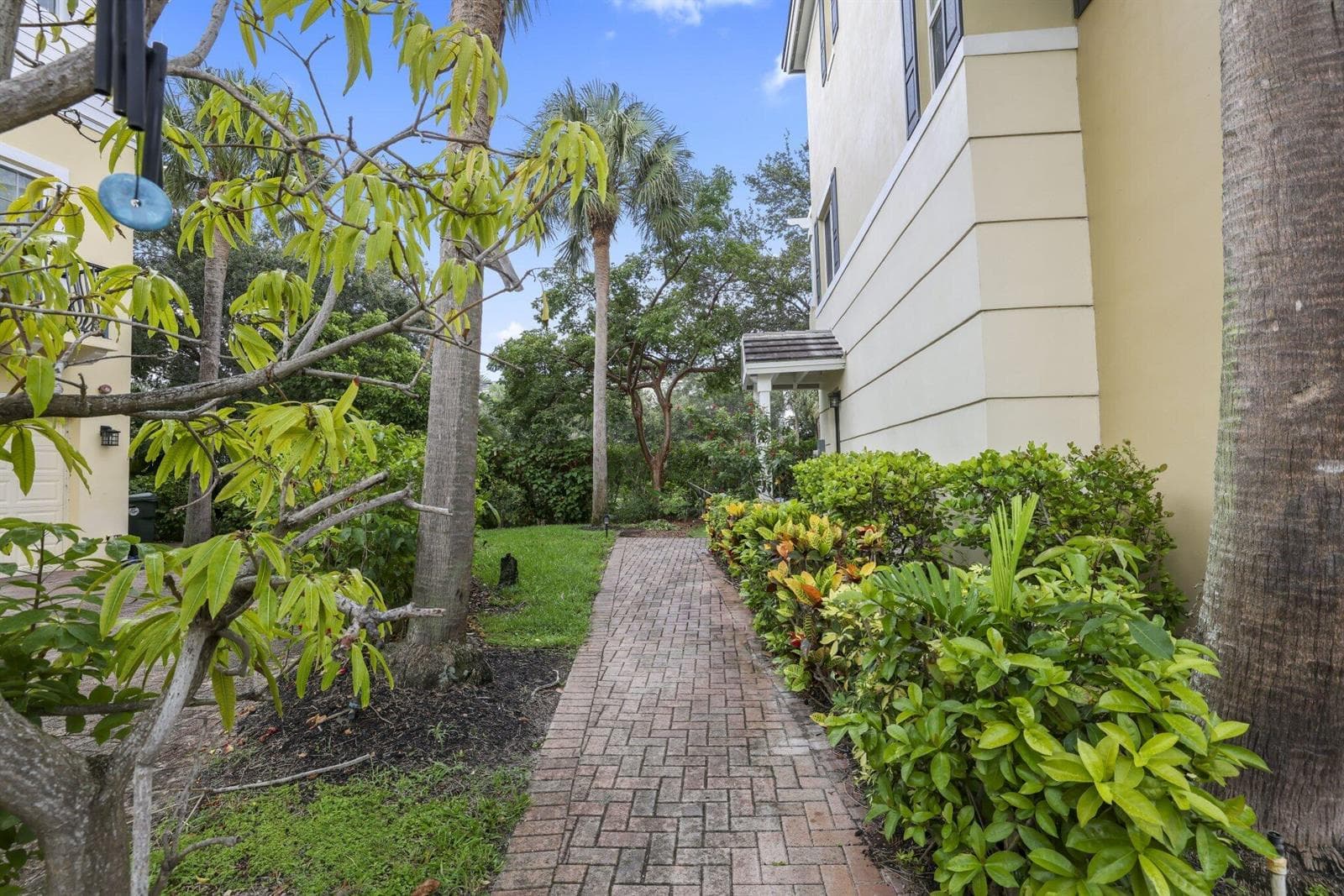 616 NW 38th Cir - 6.jpg-SMALL