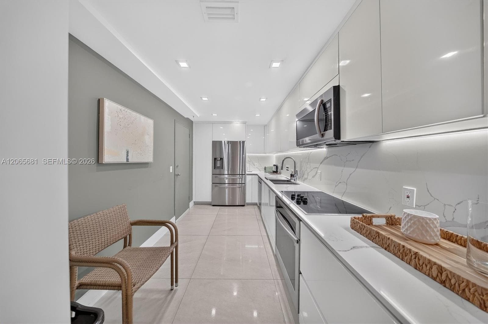 PLAZA · #1223 in Bal Harbour - Photo 6