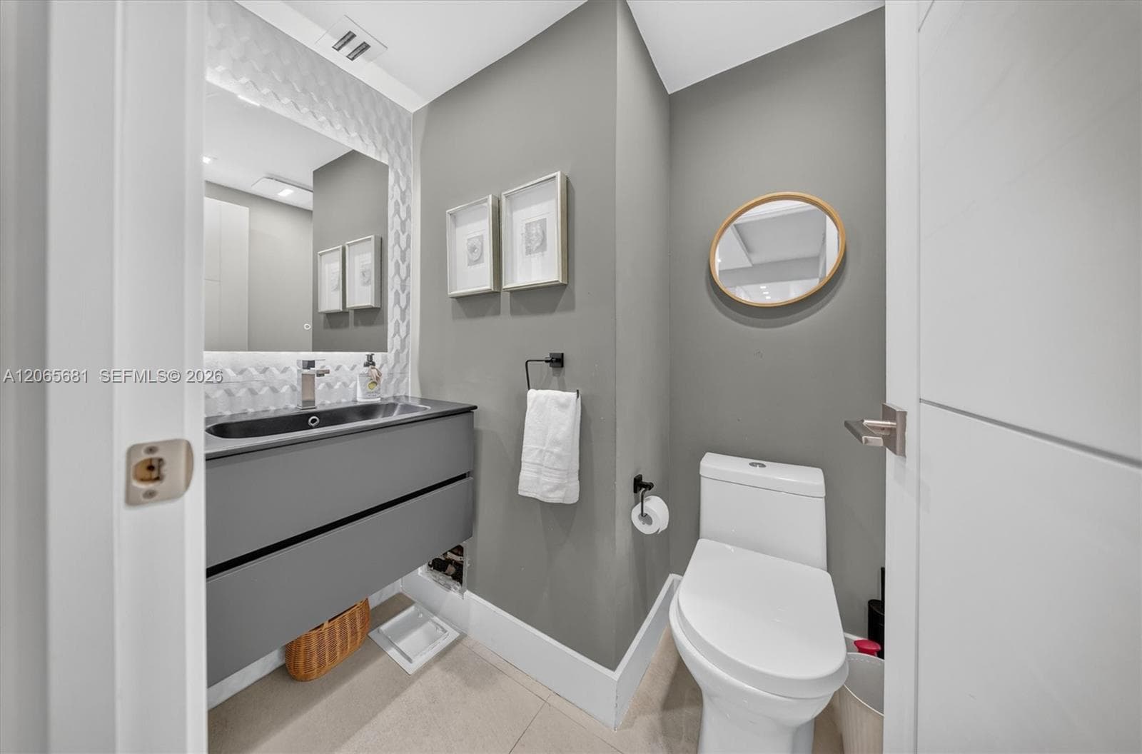 PLAZA · #1223 in Bal Harbour - Photo 10