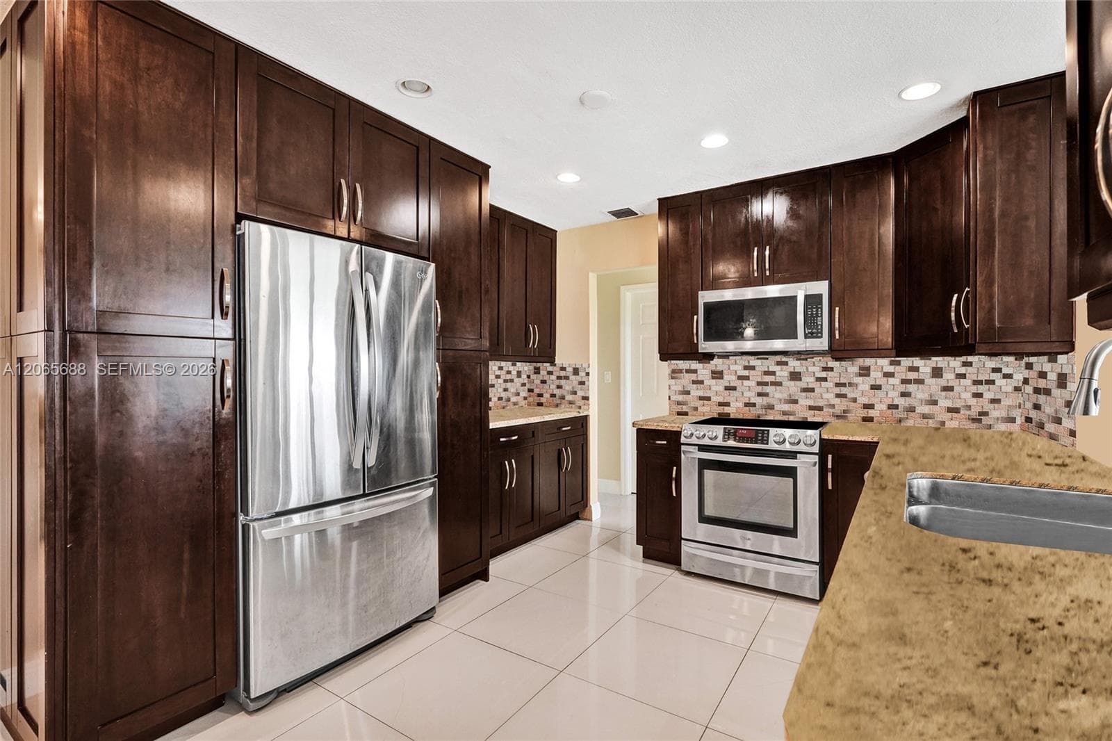 FIRST GULFSTREAM GARDEN · #501C in Hallandale Beach - Photo 3
