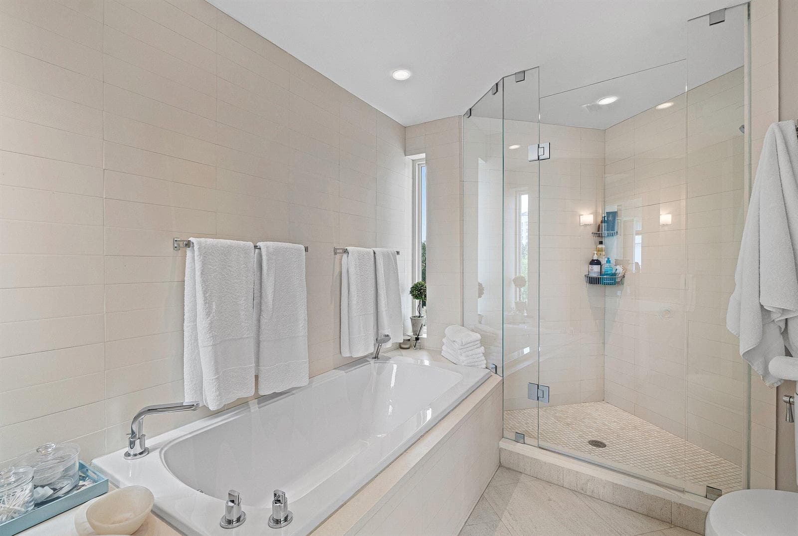 Private Full Bath Bedroom #2