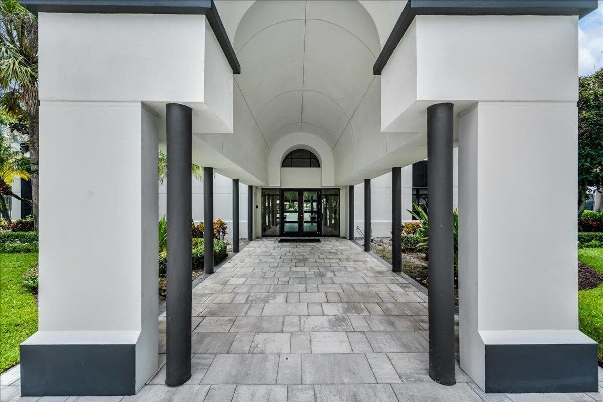106-2908 Banyon Blvd Boca Raton (106)
