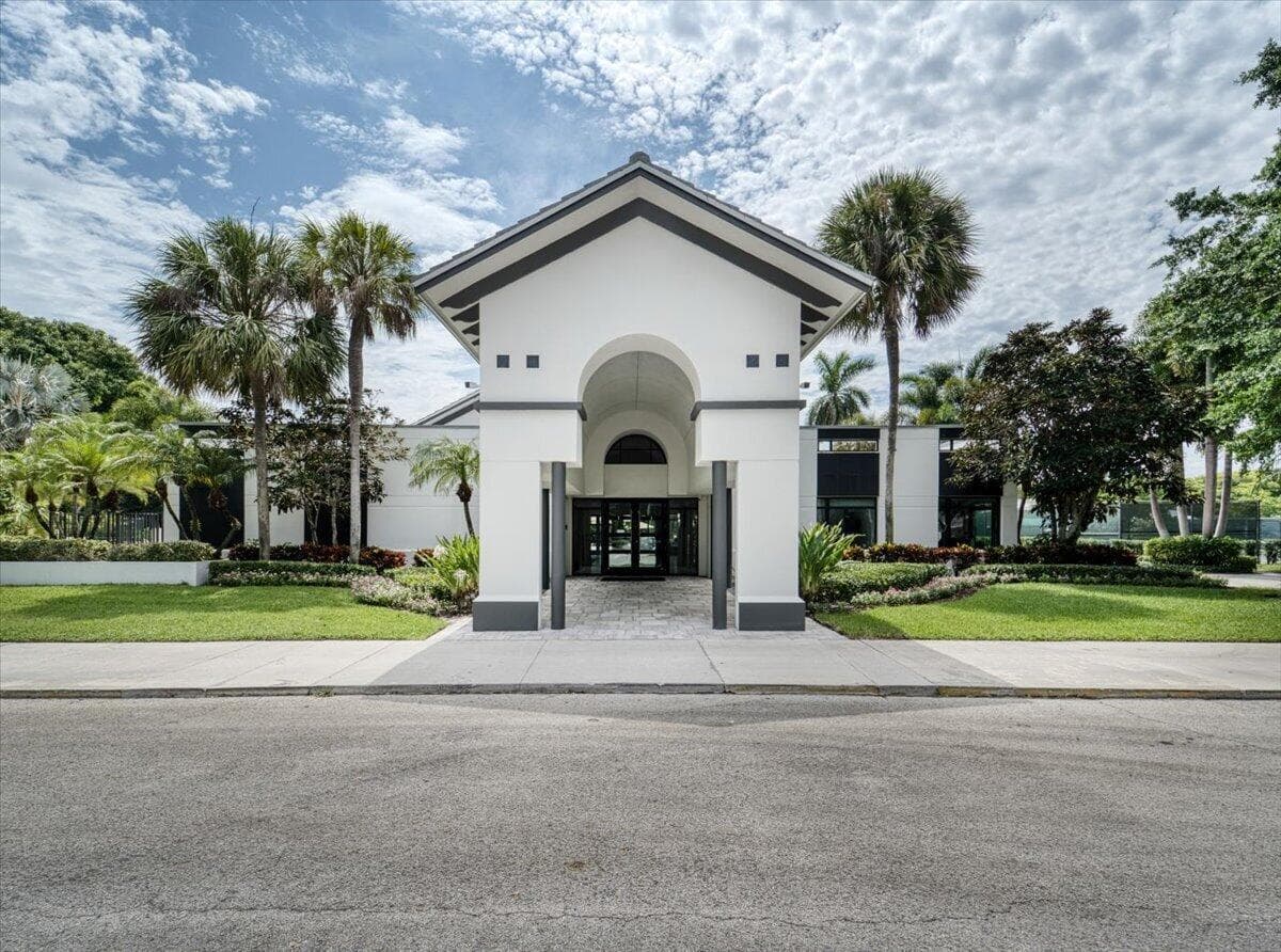 105-2908 Banyon Blvd Boca Raton (105)