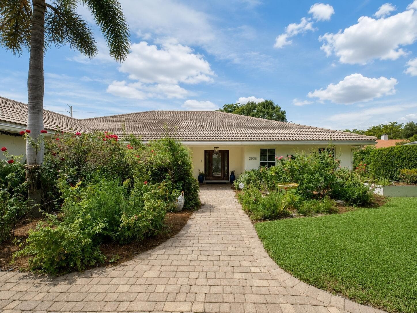 2908_Banyon_Blvd_Front 3