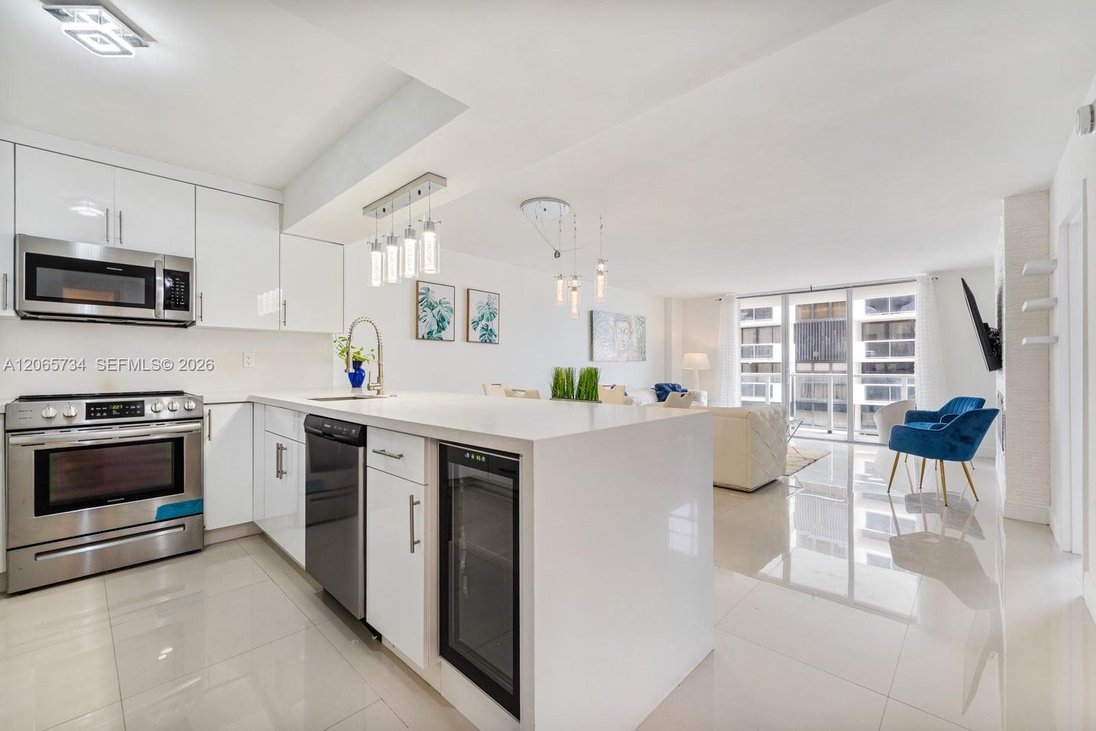 ARLEN BEACH CONDO · #319 in Miami Beach - Photo 16