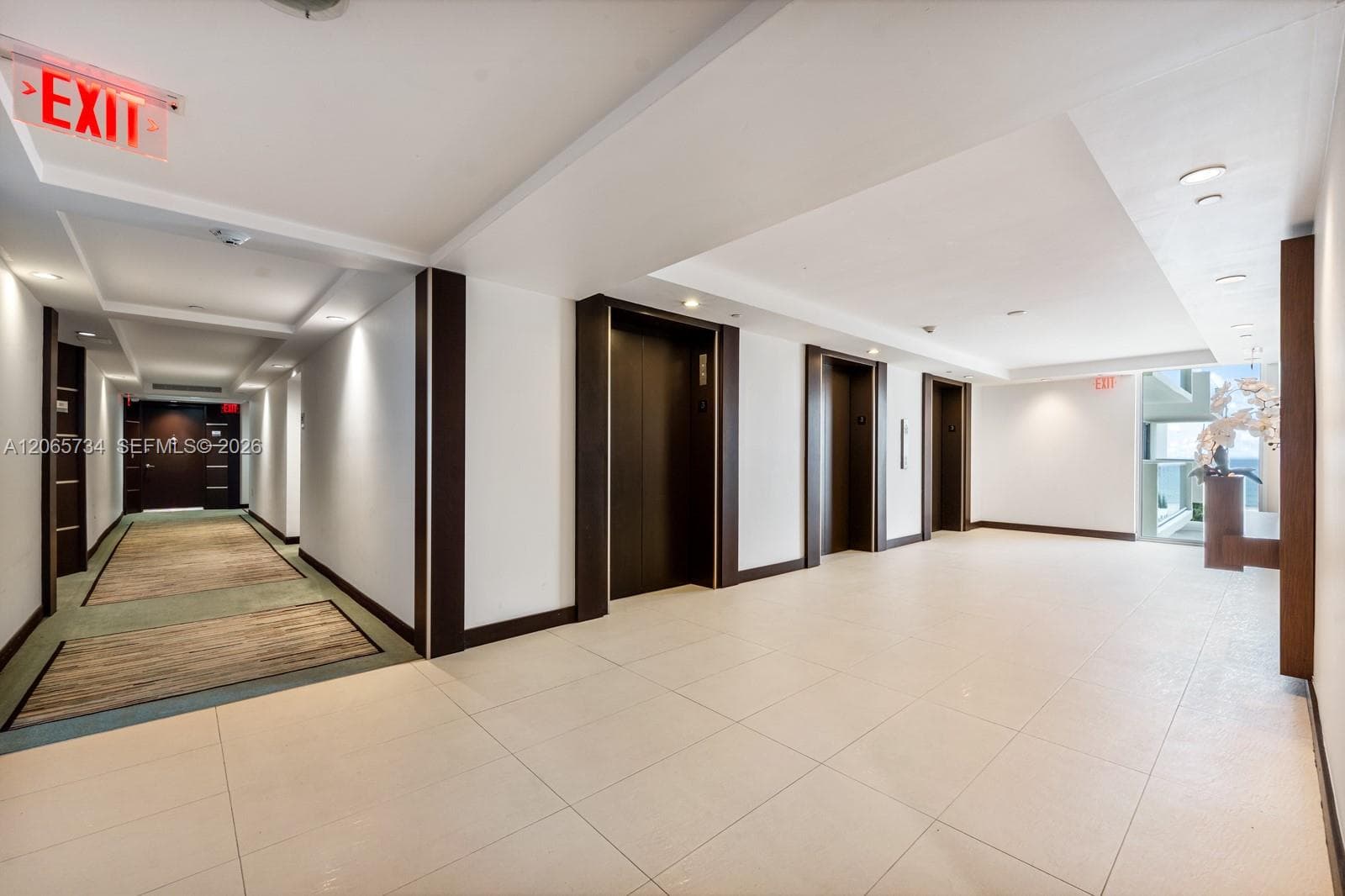 ARLEN BEACH CONDO · #319 in Miami Beach - Photo 38