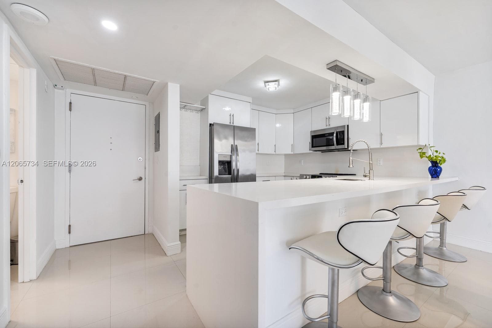ARLEN BEACH CONDO · #319 in Miami Beach - Photo 18