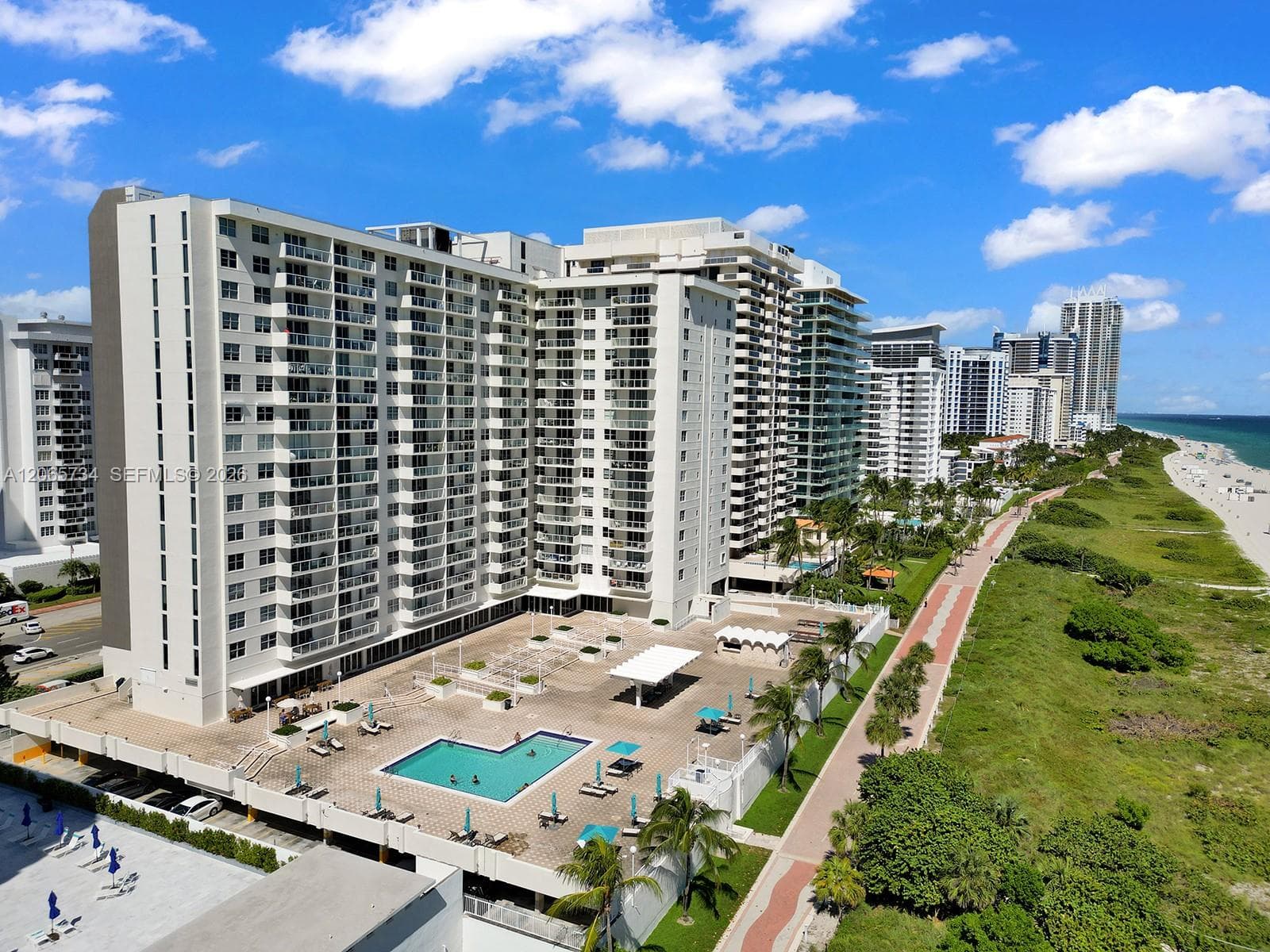 ARLEN BEACH CONDO · #319 in Miami Beach - Photo 4