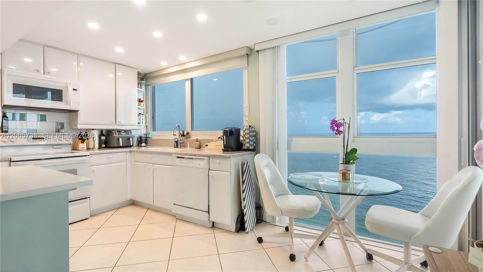 RENAISSANCE OF POMPANO BE · #2801 in Pompano Beach - Photo 10