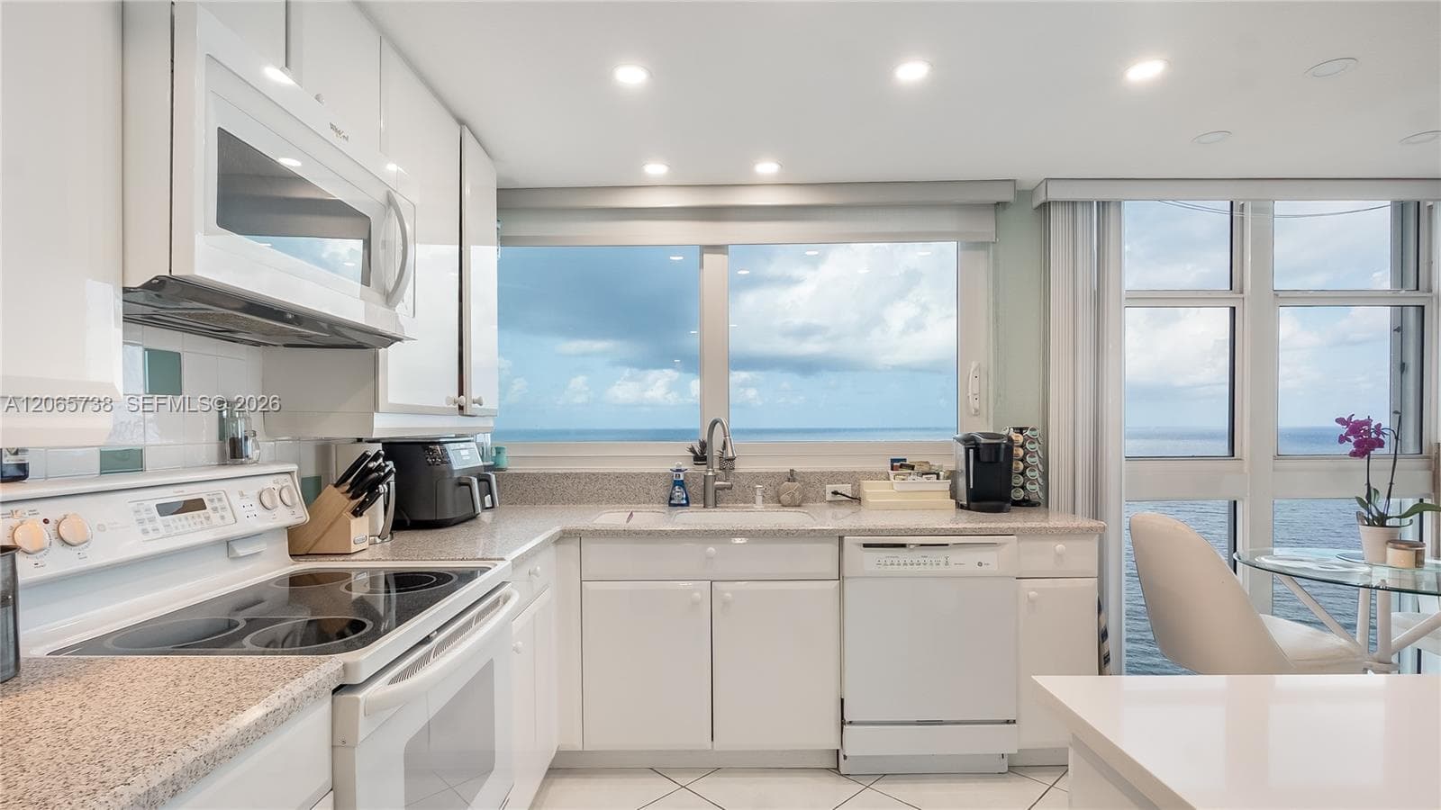 RENAISSANCE OF POMPANO BE · #2801 in Pompano Beach - Photo 14