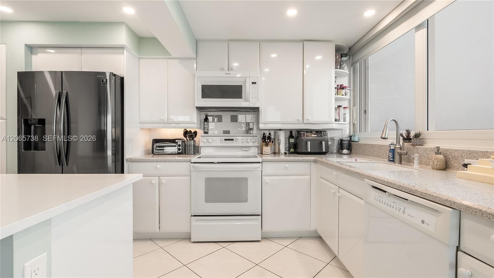 RENAISSANCE OF POMPANO BE · #2801 in Pompano Beach - Photo 11