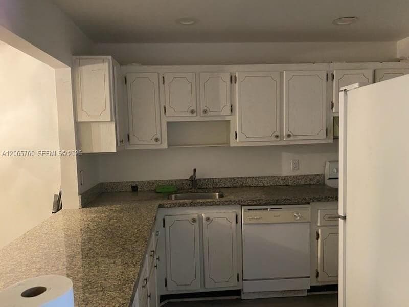 FOURTH GULFSTREAM GARDEN · #408 in Hallandale Beach - Photo 3