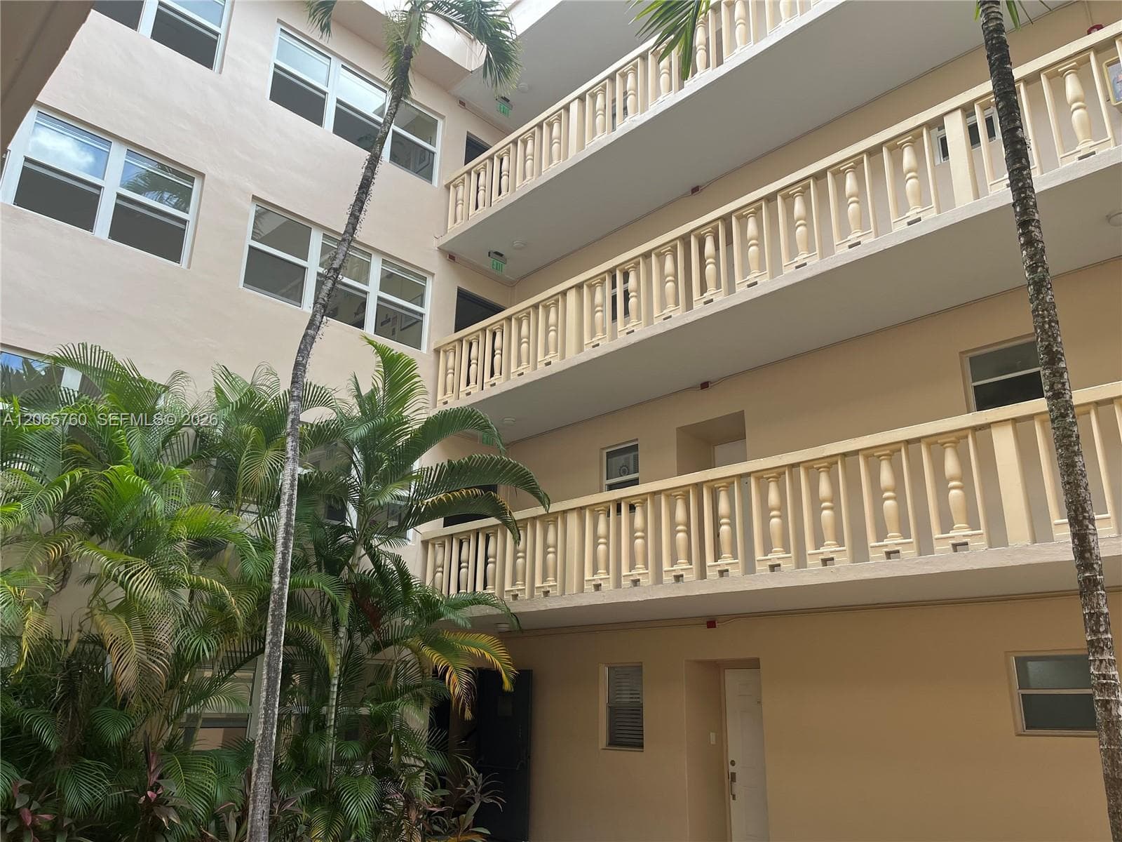 FOURTH GULFSTREAM GARDEN · #408 in Hallandale Beach - Photo 1