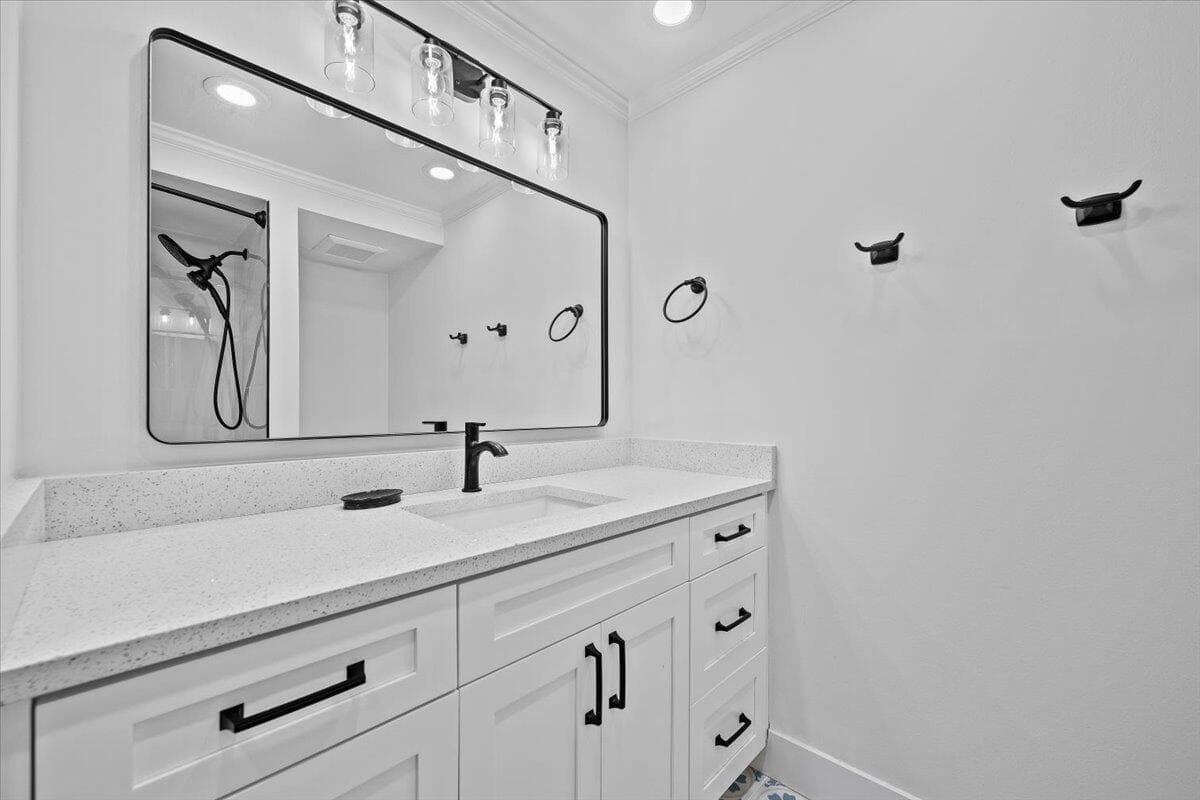 2nd Bathroom