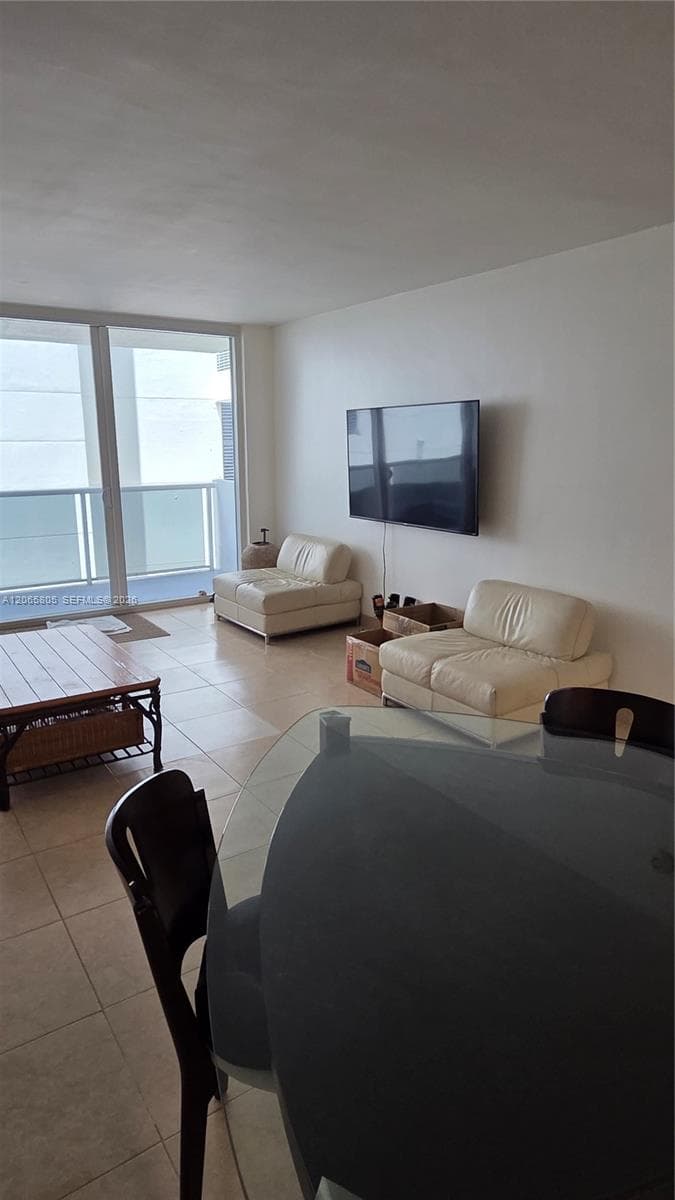 SEA AIR TOWERS CONDO · #409 in Hollywood - Photo 12