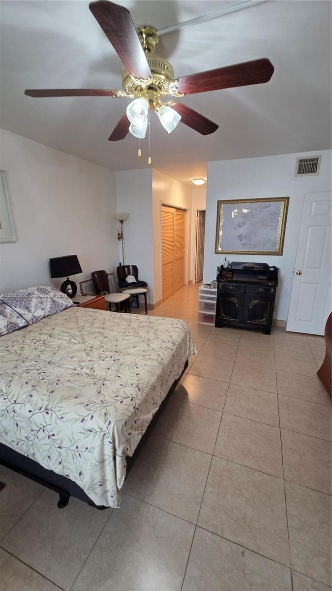 SEA AIR TOWERS CONDO · #409 in Hollywood - Photo 19