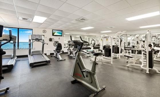 SEA AIR TOWERS CONDO · #409 in Hollywood - Photo 29