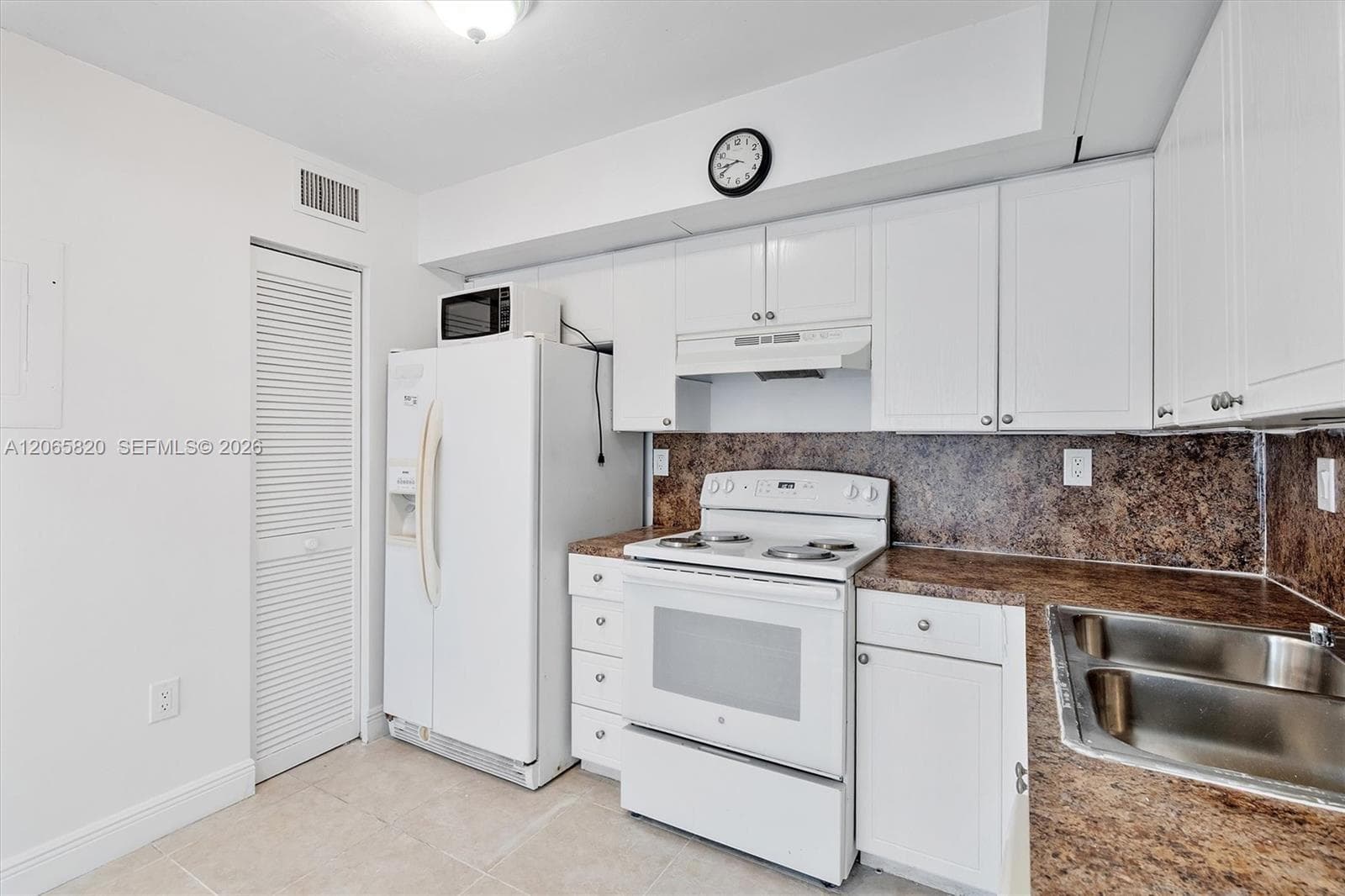 CALUSA CLUB VILLAGE CONDO · #302-CS in Miami - Photo 8