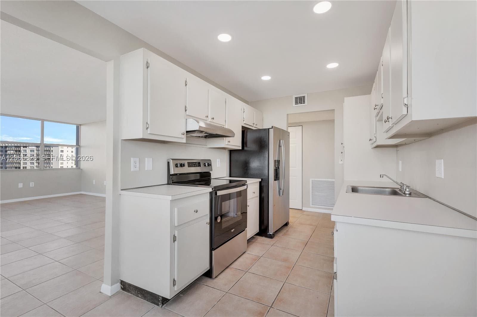 WILSHIRE CONDO · #714E in Miami - Photo 17