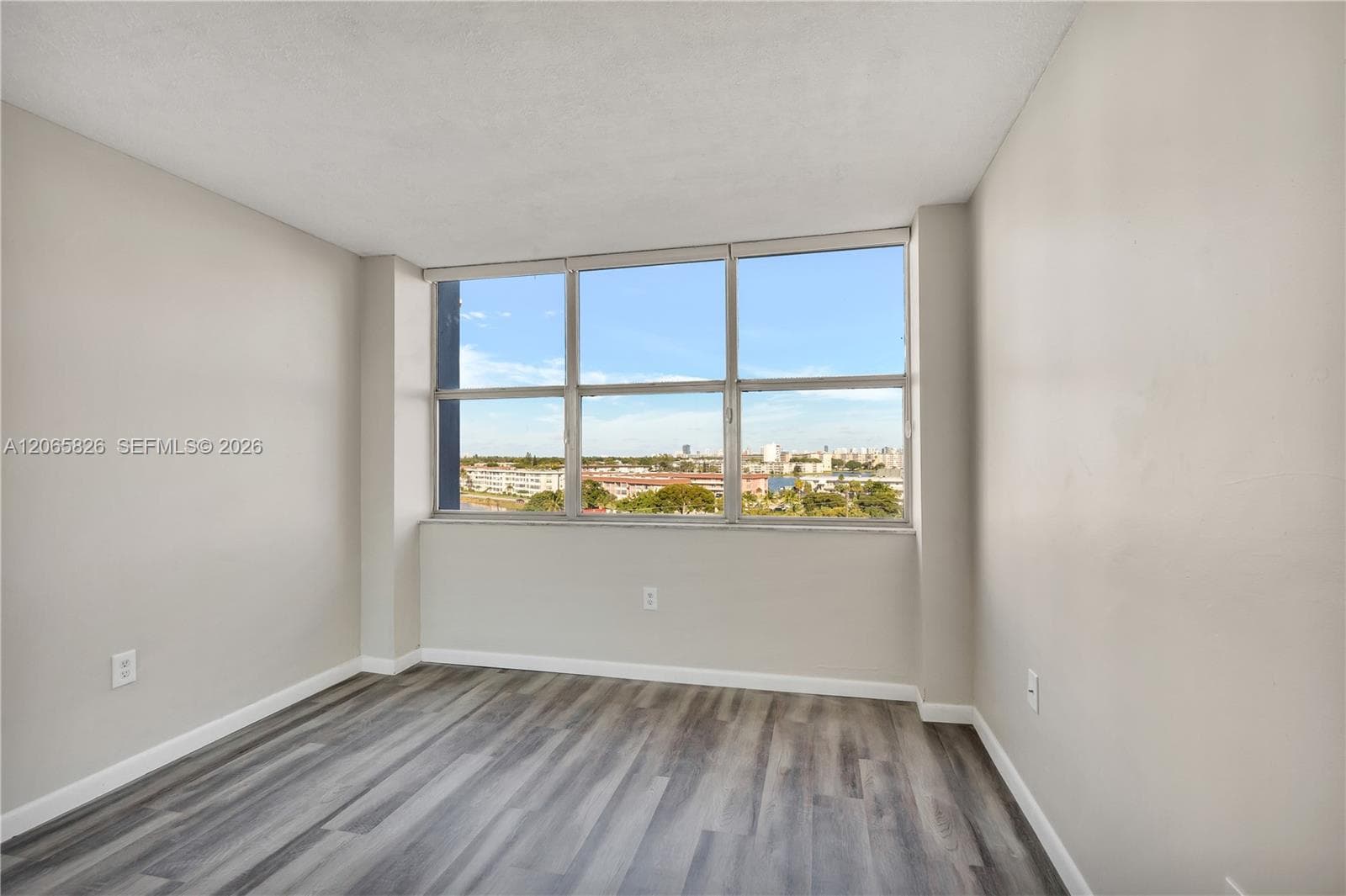 WILSHIRE CONDO · #714E in Miami - Photo 26