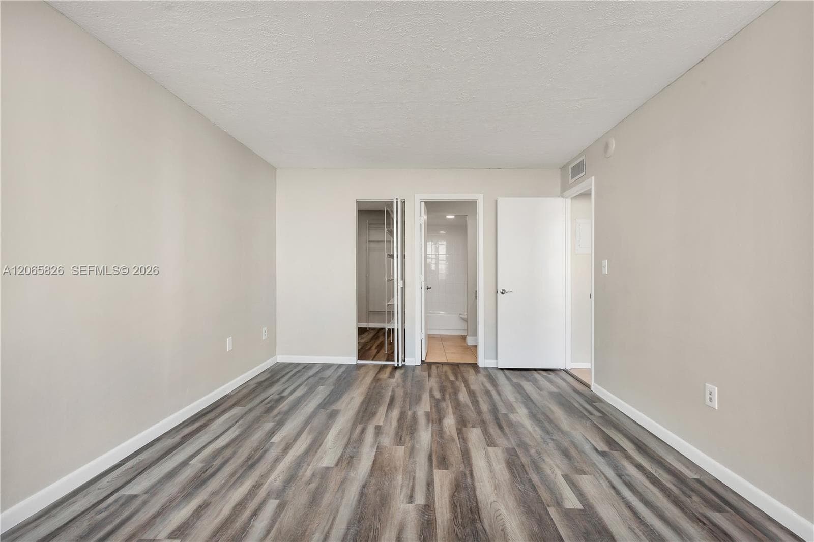 WILSHIRE CONDO · #714E in Miami - Photo 22