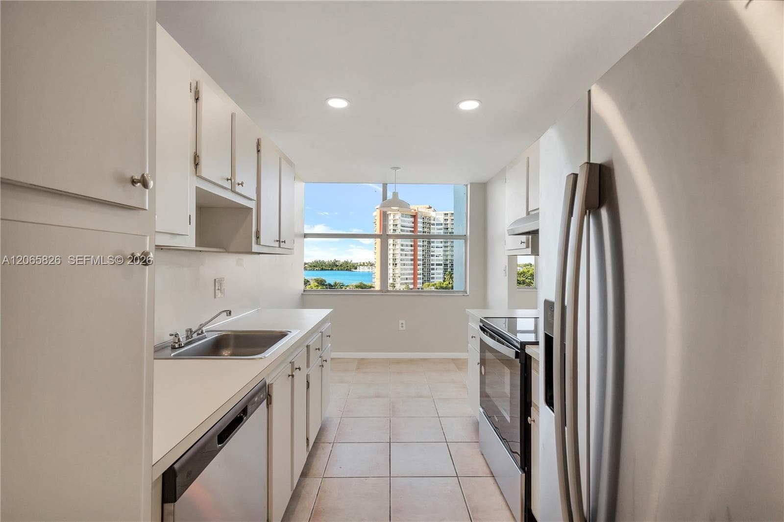 WILSHIRE CONDO · #714E in Miami - Photo 15