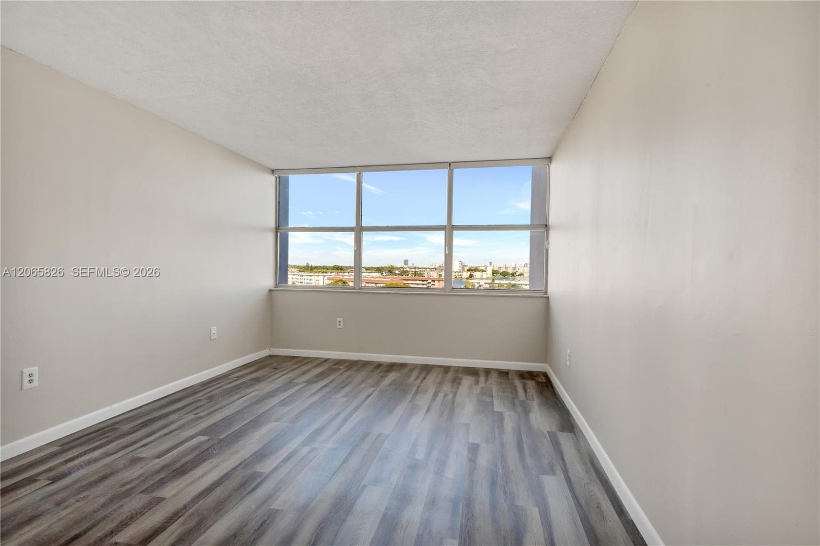 WILSHIRE CONDO · #714E in Miami - Photo 21