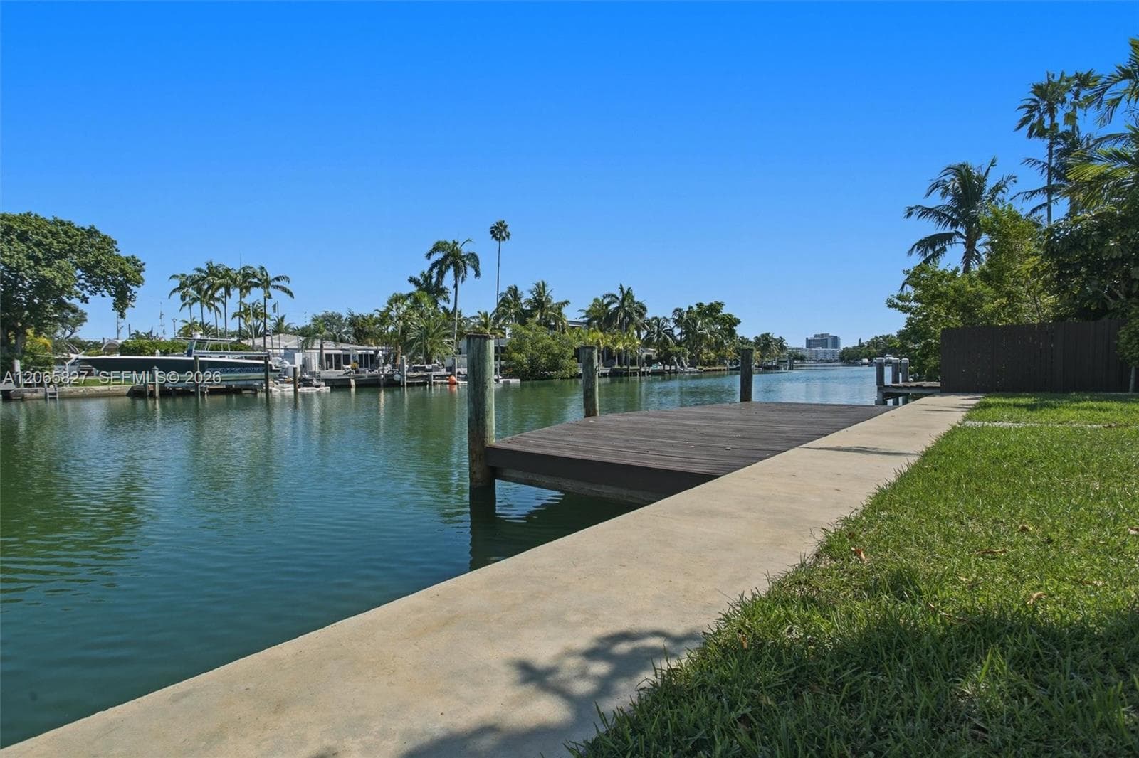 1525 Calais Dr photo 11