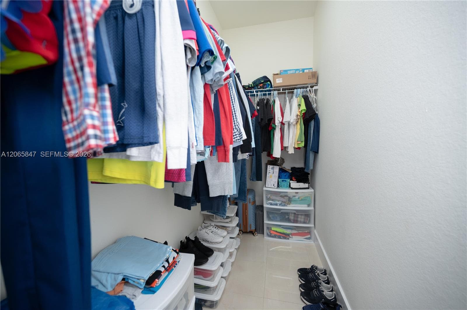 1046 NE 17th Ter photo 26