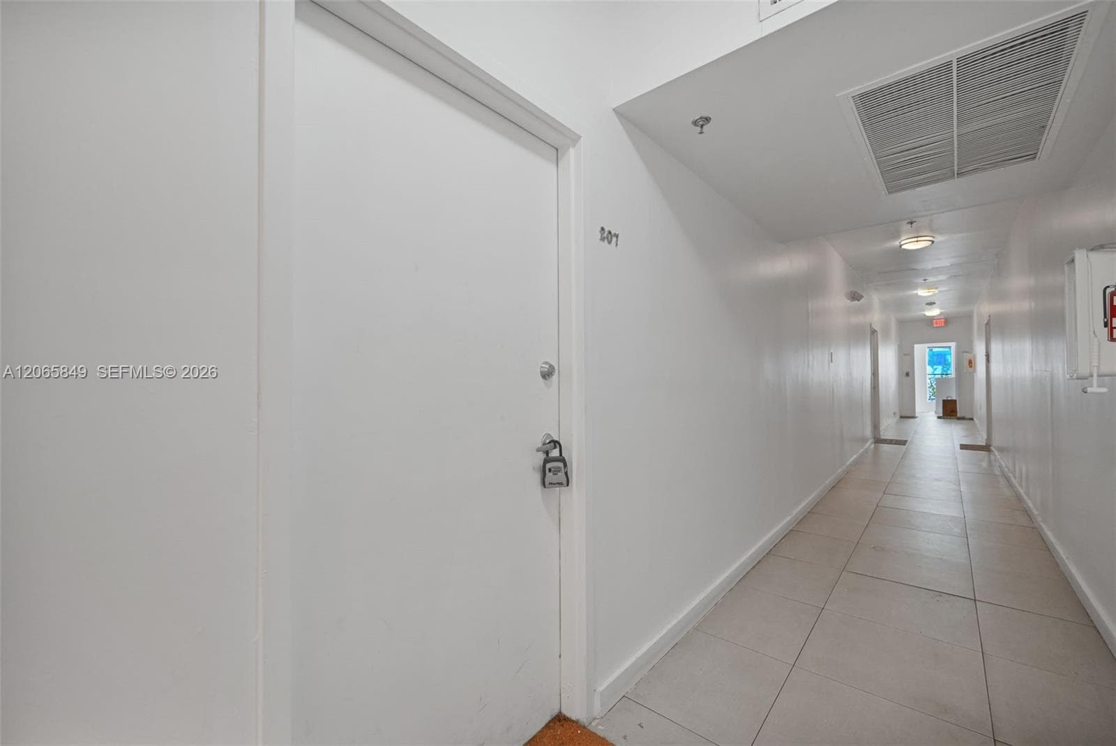 Elena Condo · #207 in Miami Beach - Photo 15