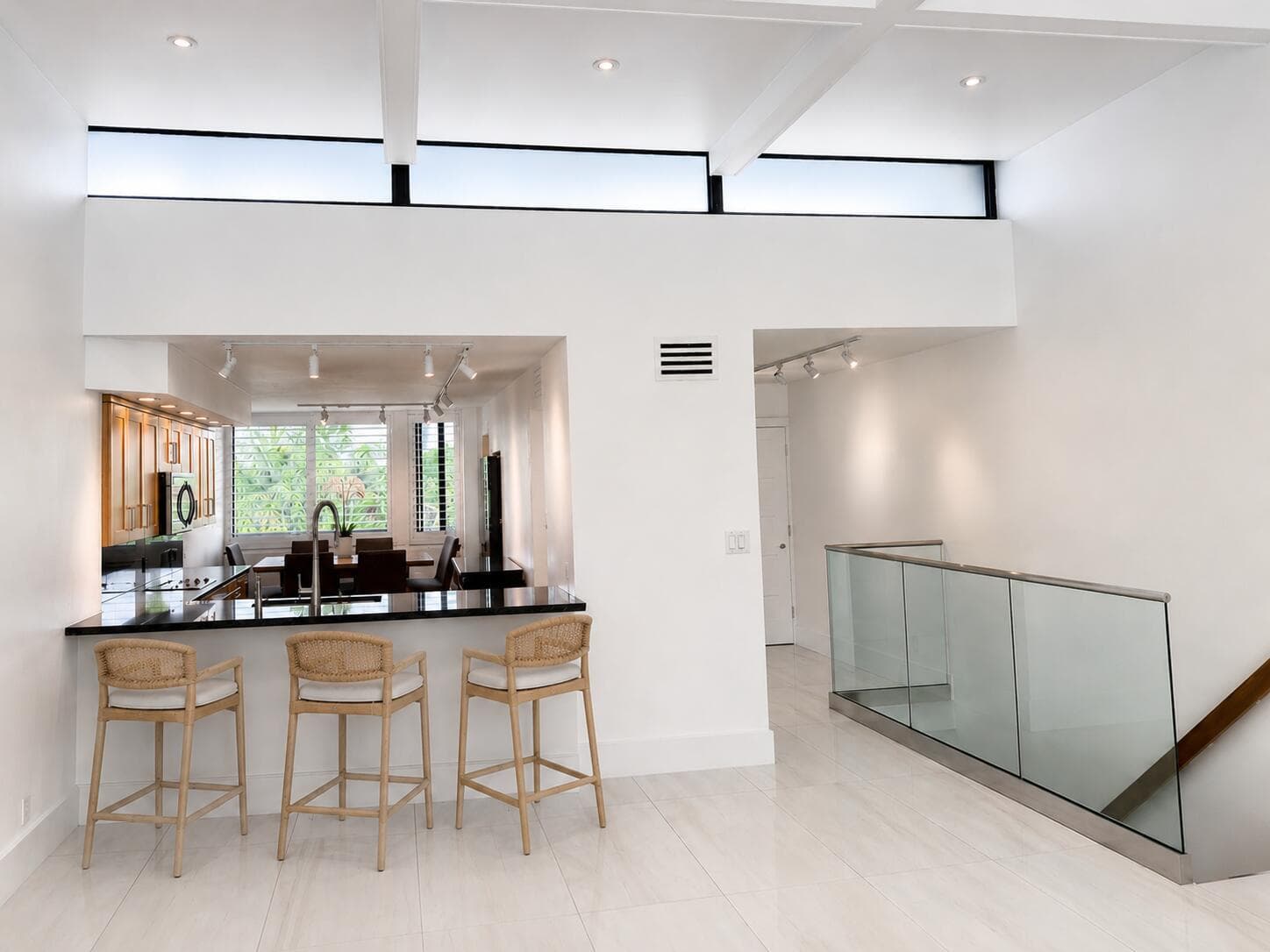 Breakfast bar