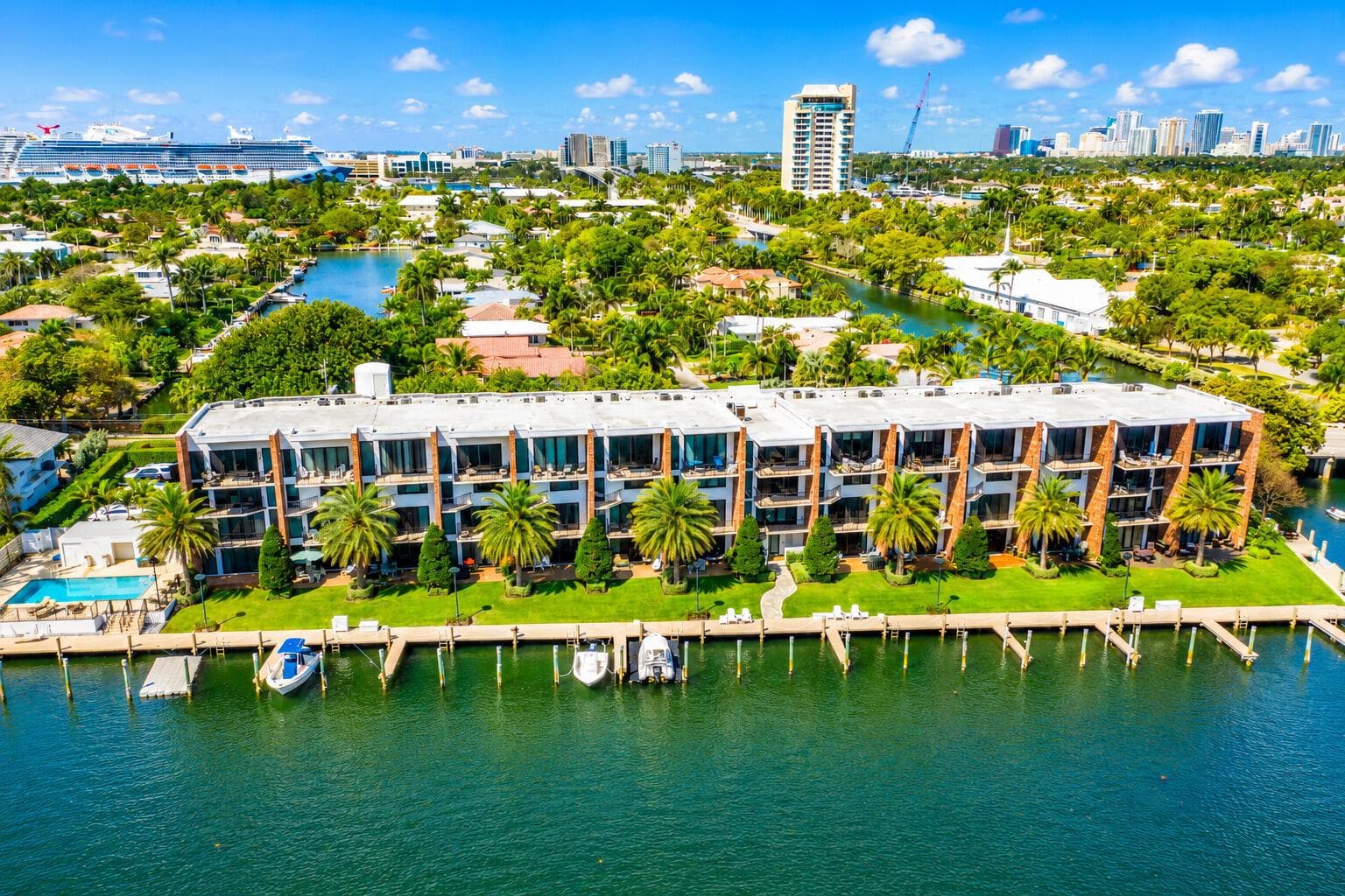 Townhouses at Harbor Beach Condo