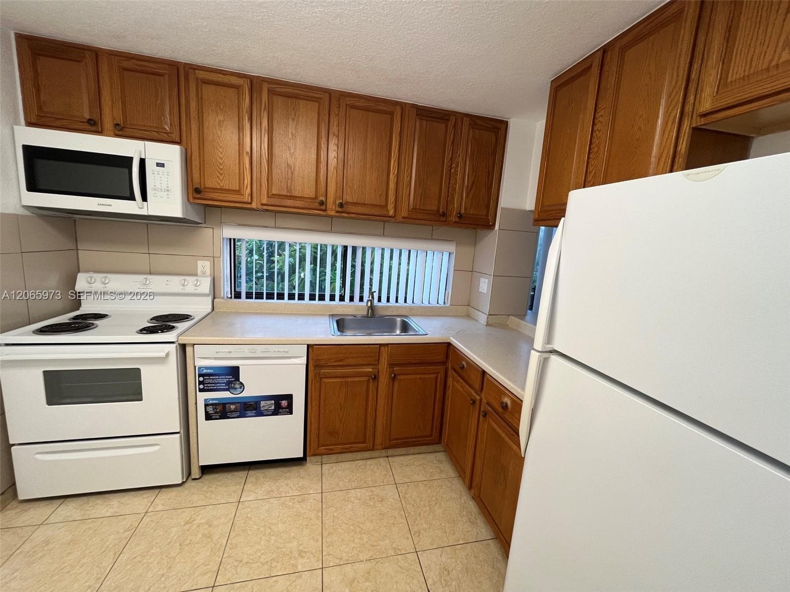 PLAZA OF AMERICAS CONDO P · #420 in Sunny Isles Beach - Photo 8