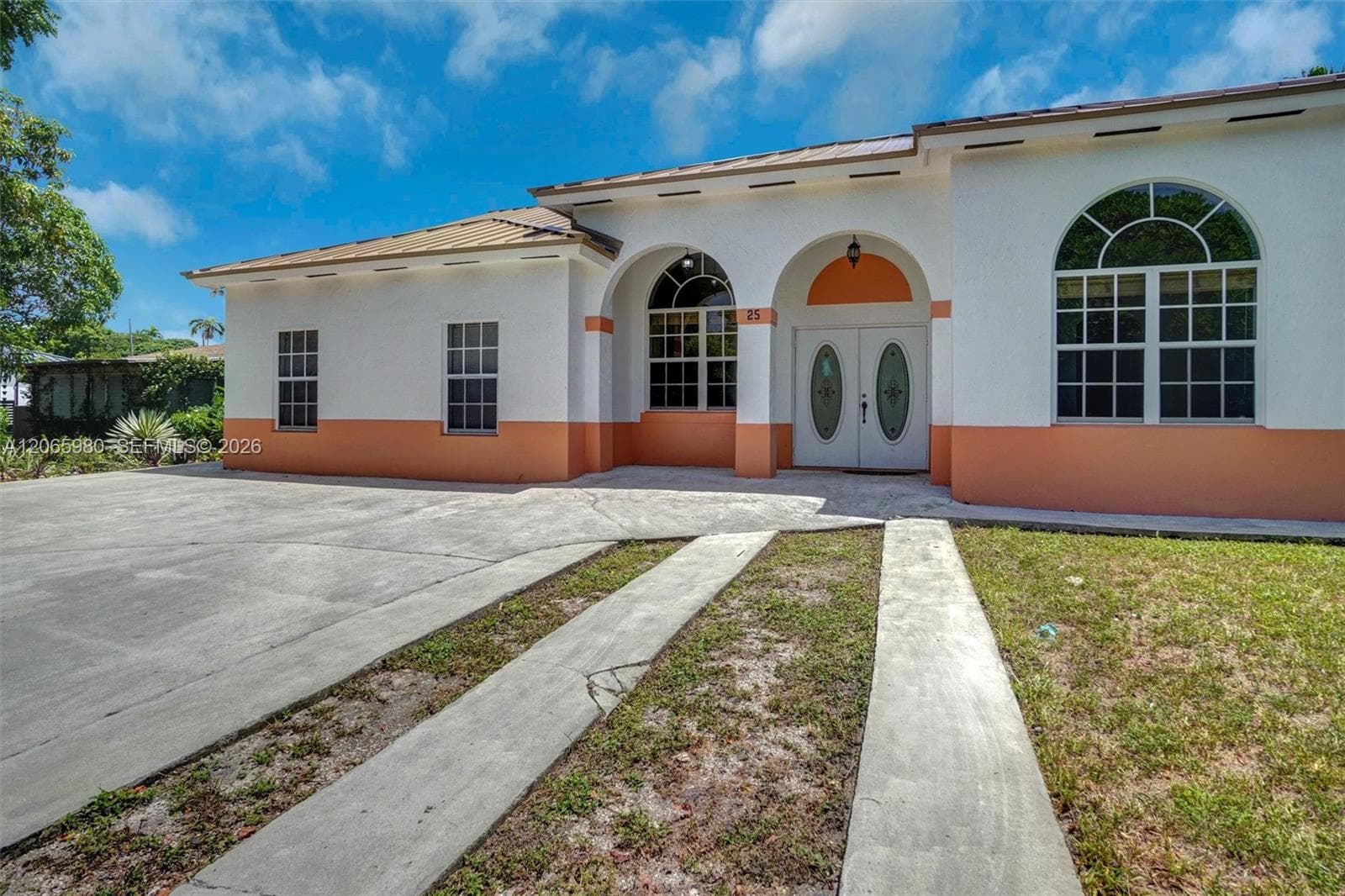 25 Ludlam Dr photo 2