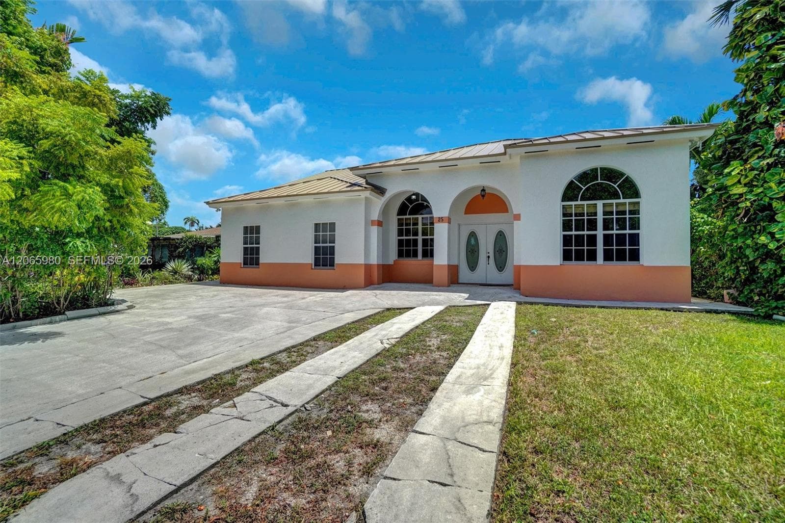 25 Ludlam Dr photo 3