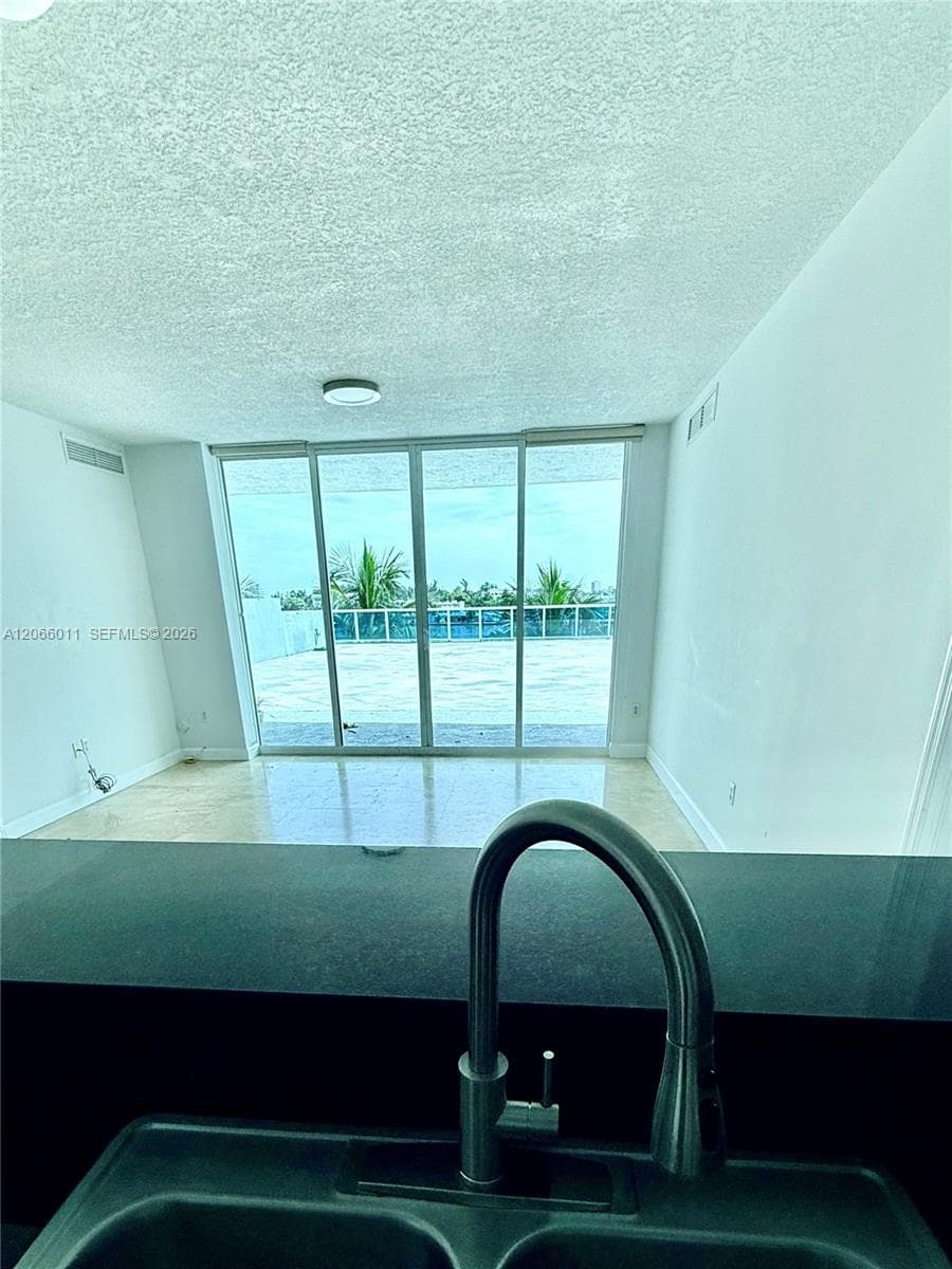Bridgewater Condo · #401 in North Bay Village - Photo 12