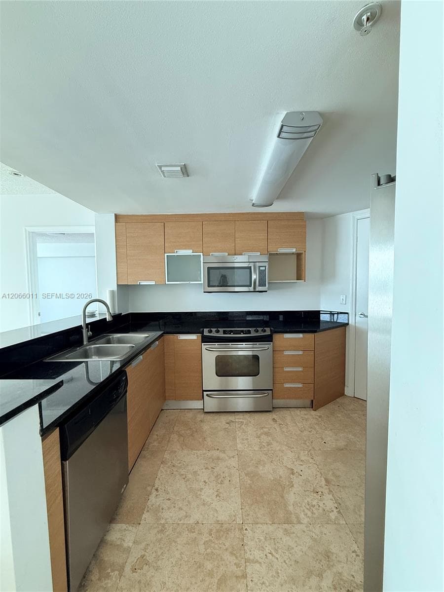 Bridgewater Condo · #401 in North Bay Village - Photo 9