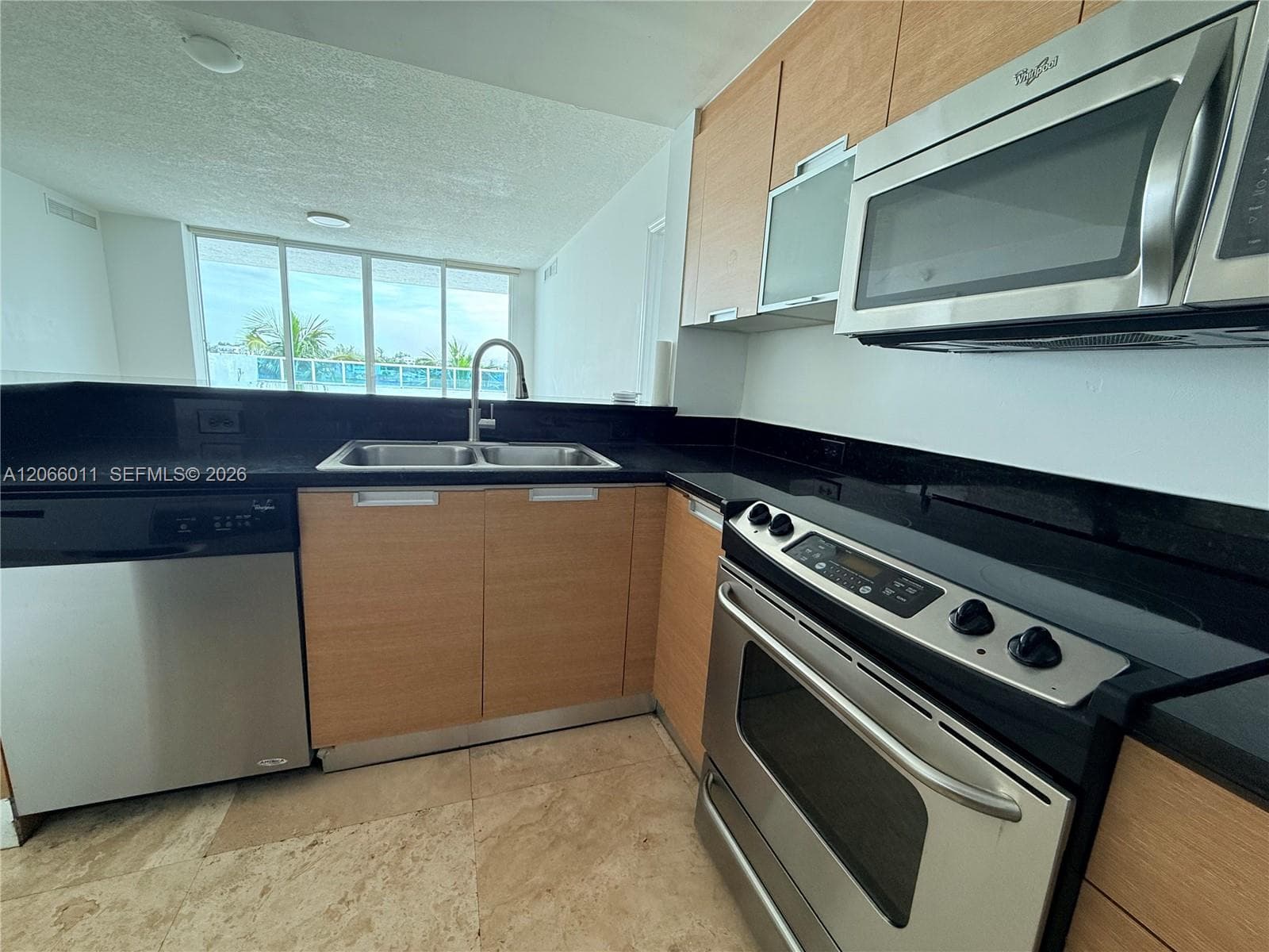 Bridgewater Condo · #401 in North Bay Village - Photo 10