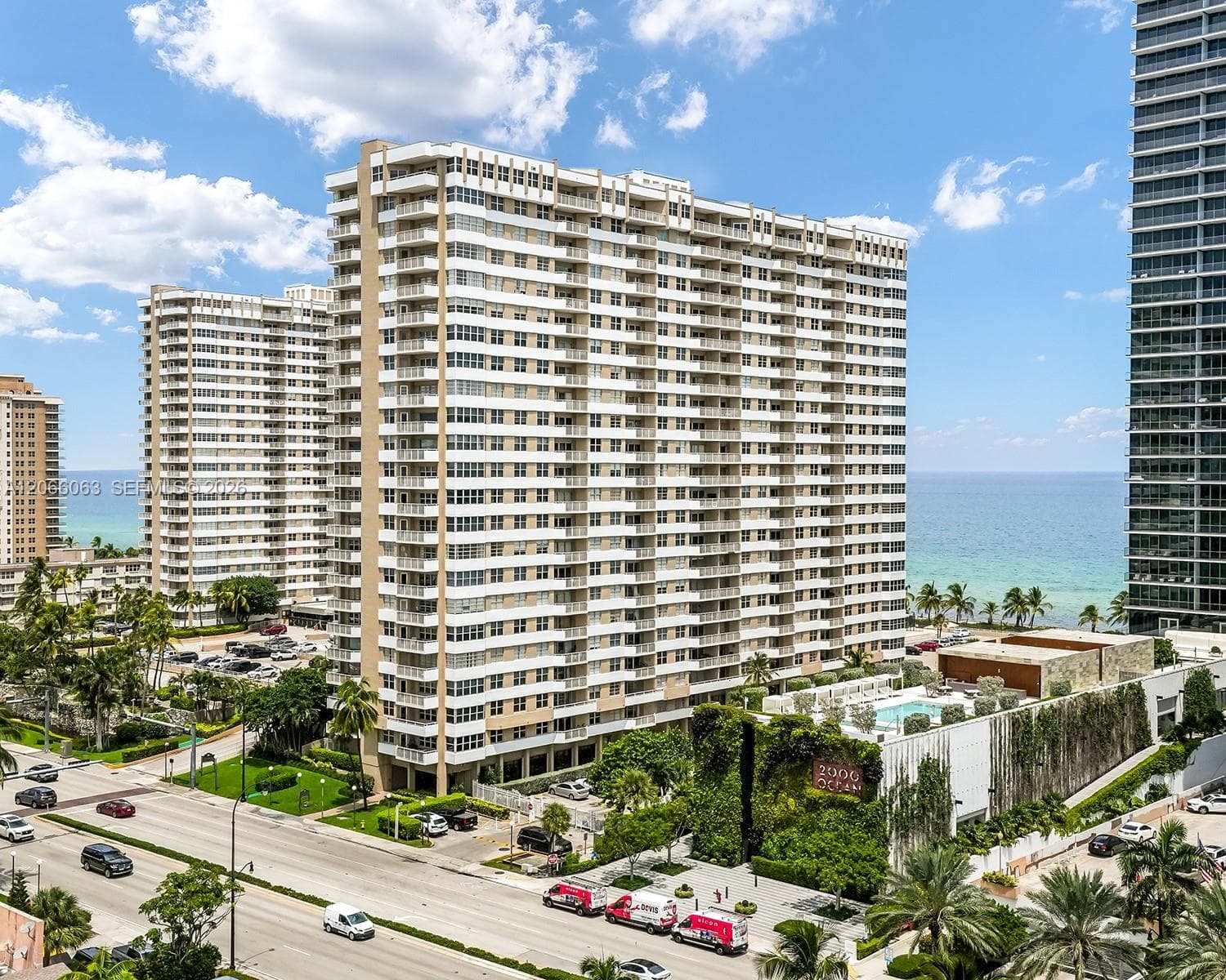 AVANT GARDE CONDO · #1406 in Hallandale Beach - Photo 2