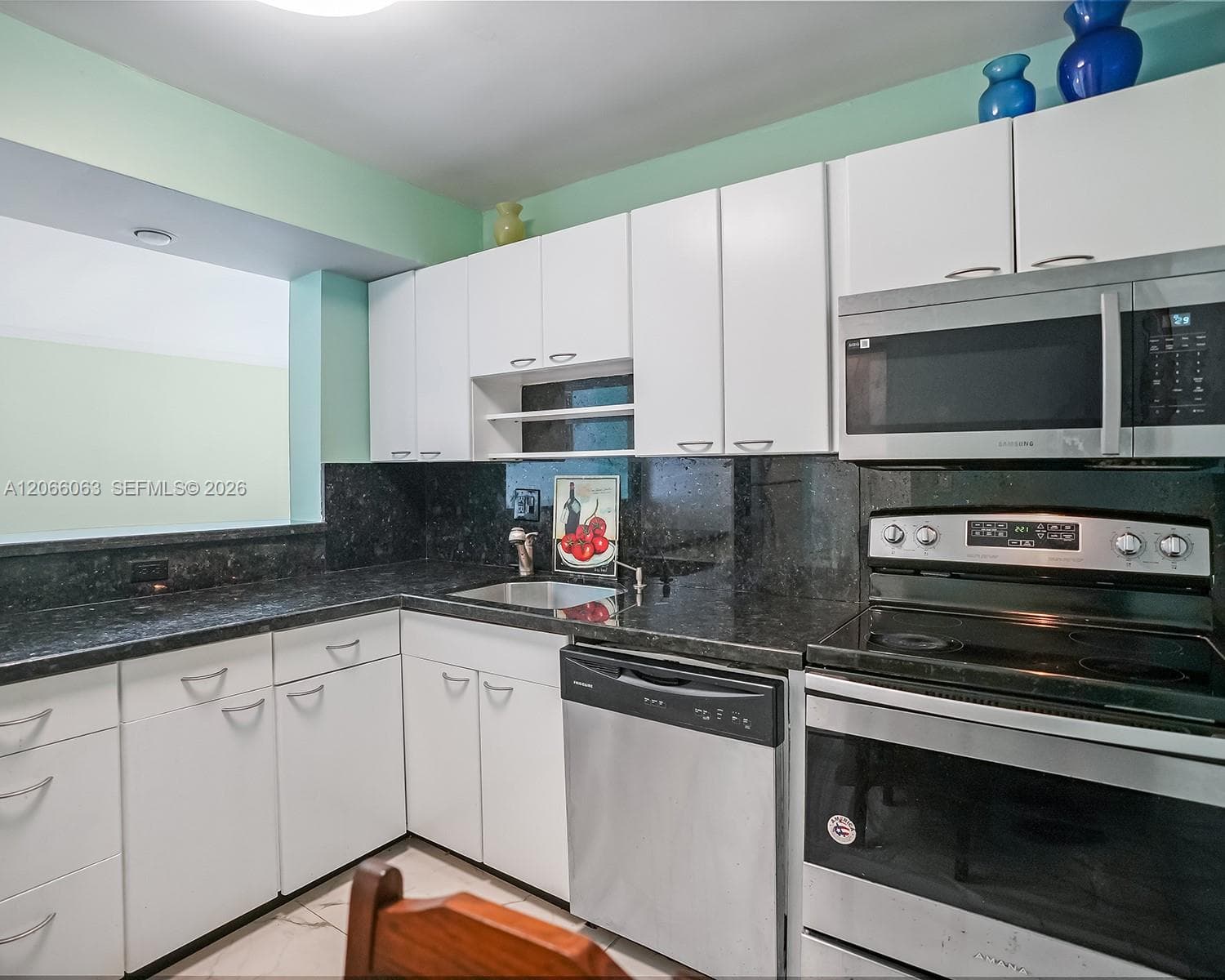 AVANT GARDE CONDO · #1406 in Hallandale Beach - Photo 16