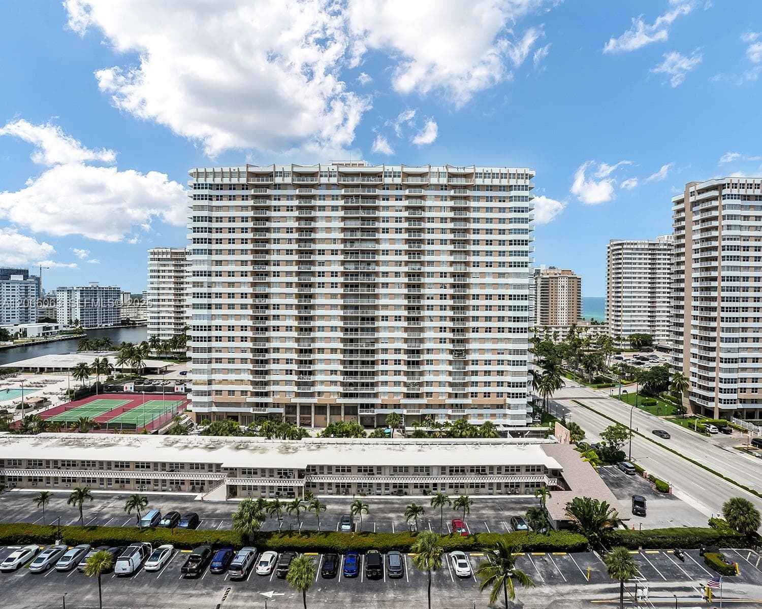 AVANT GARDE CONDO · #1406 in Hallandale Beach - Photo 32