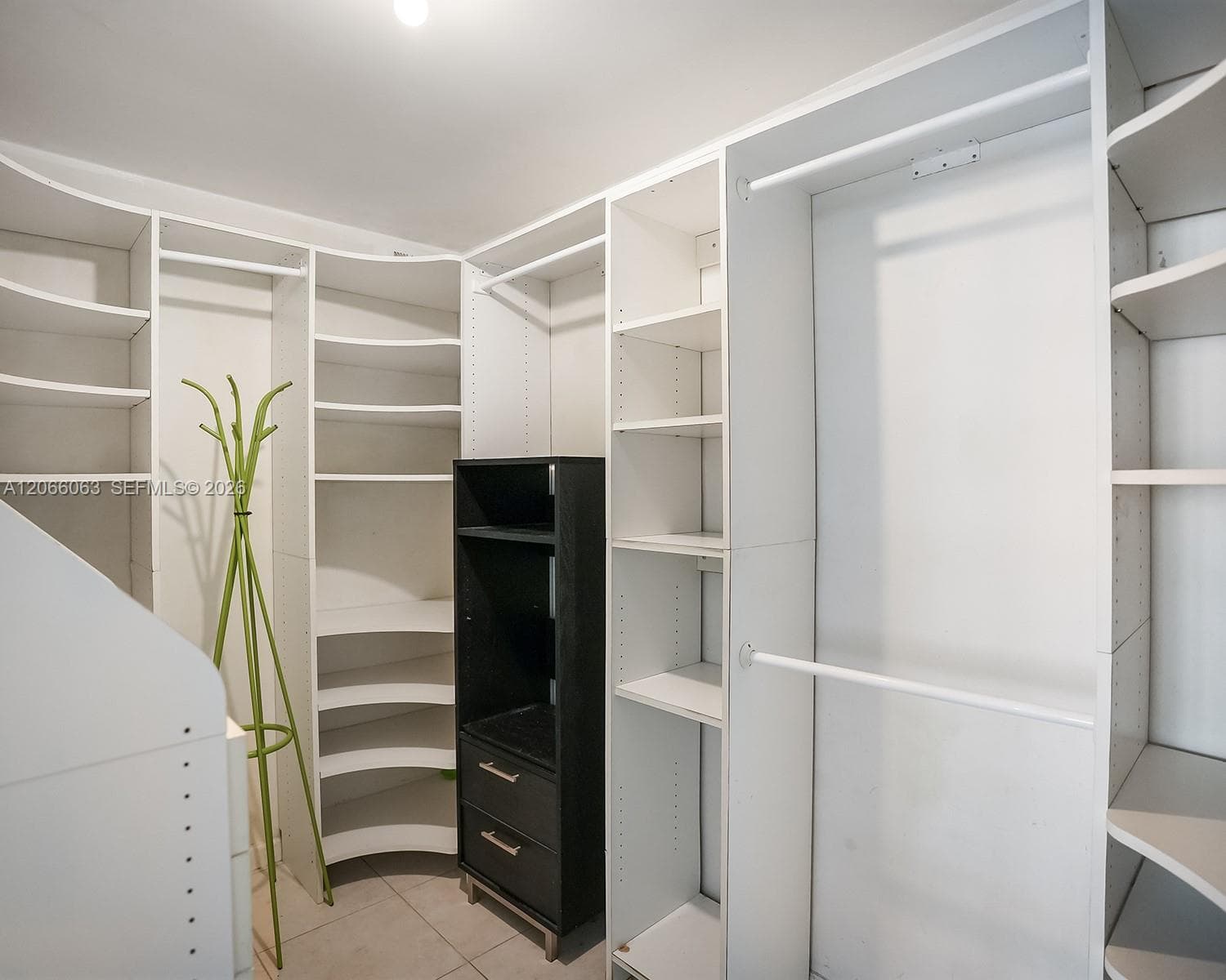 AVANT GARDE CONDO · #1406 in Hallandale Beach - Photo 33