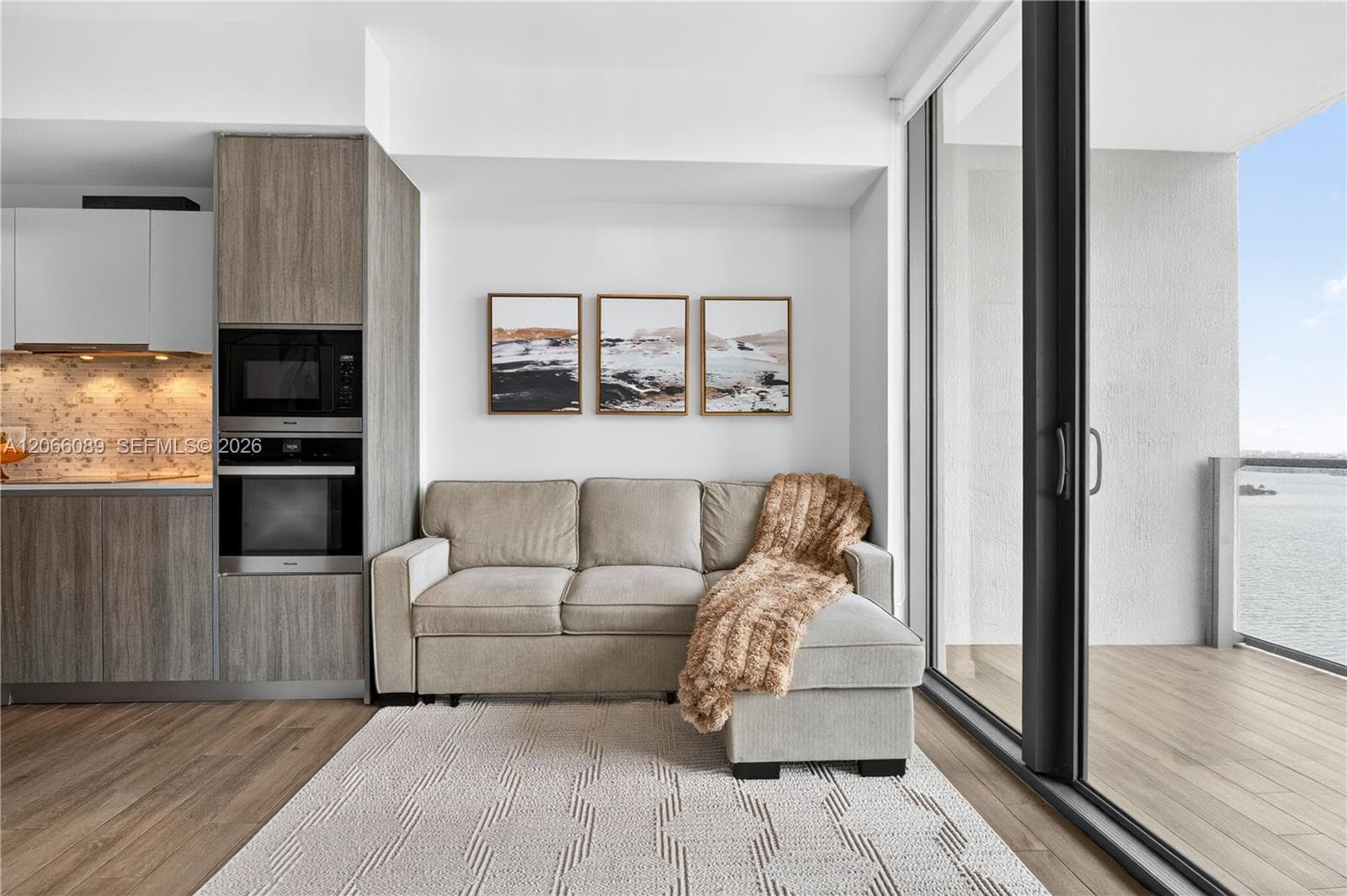 Spacious living room