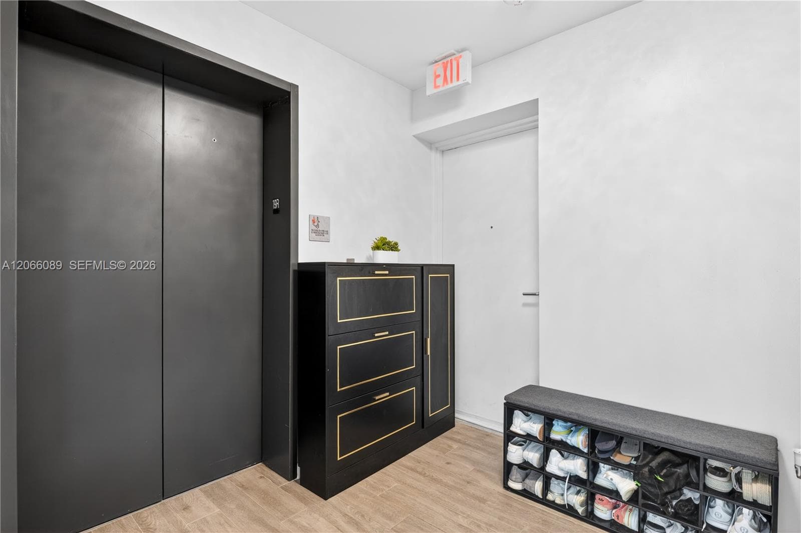 Private elevator foyer