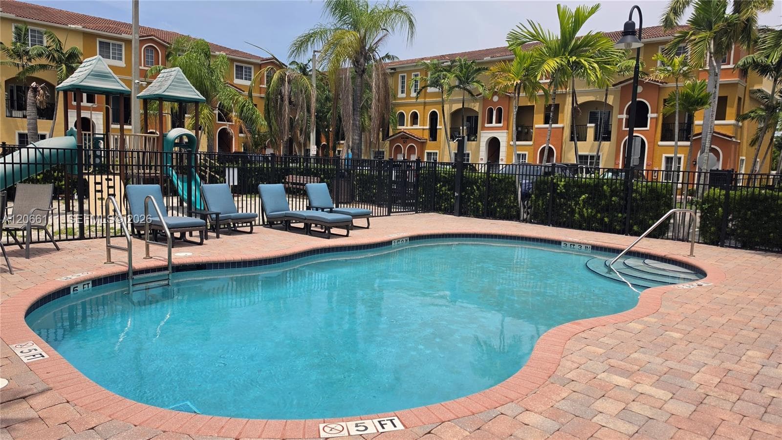 Highland Park Village · #2 in Hallandale Beach - Photo 33