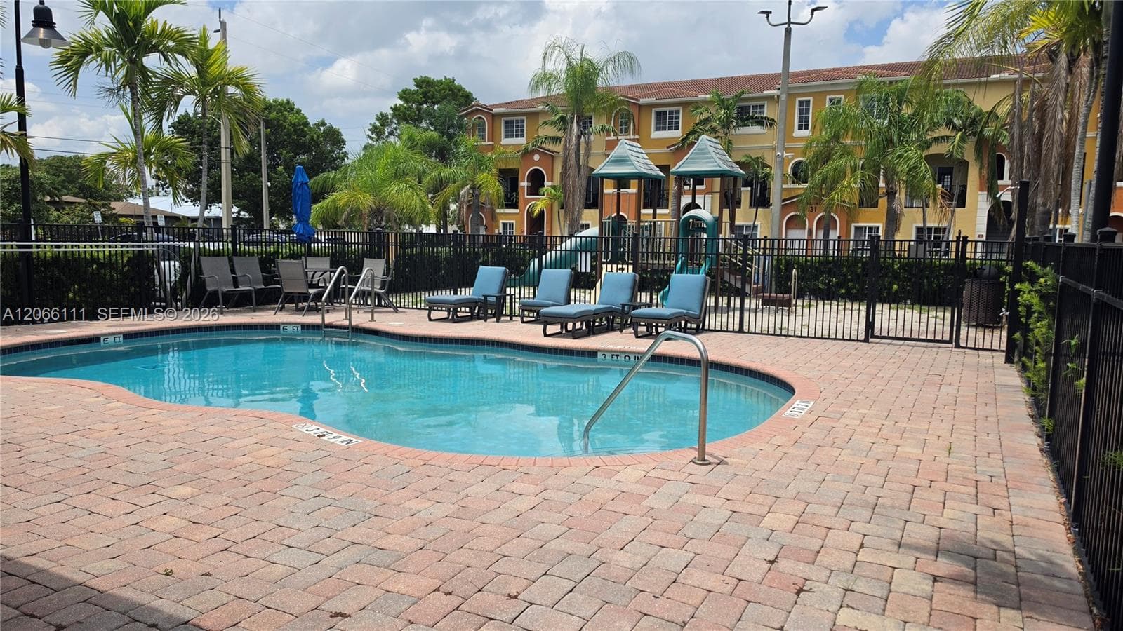 Highland Park Village · #2 in Hallandale Beach - Photo 35