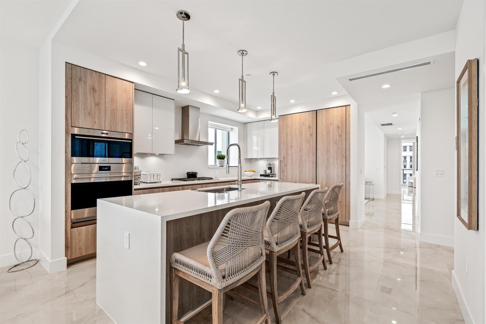 KITCHEN SEATING